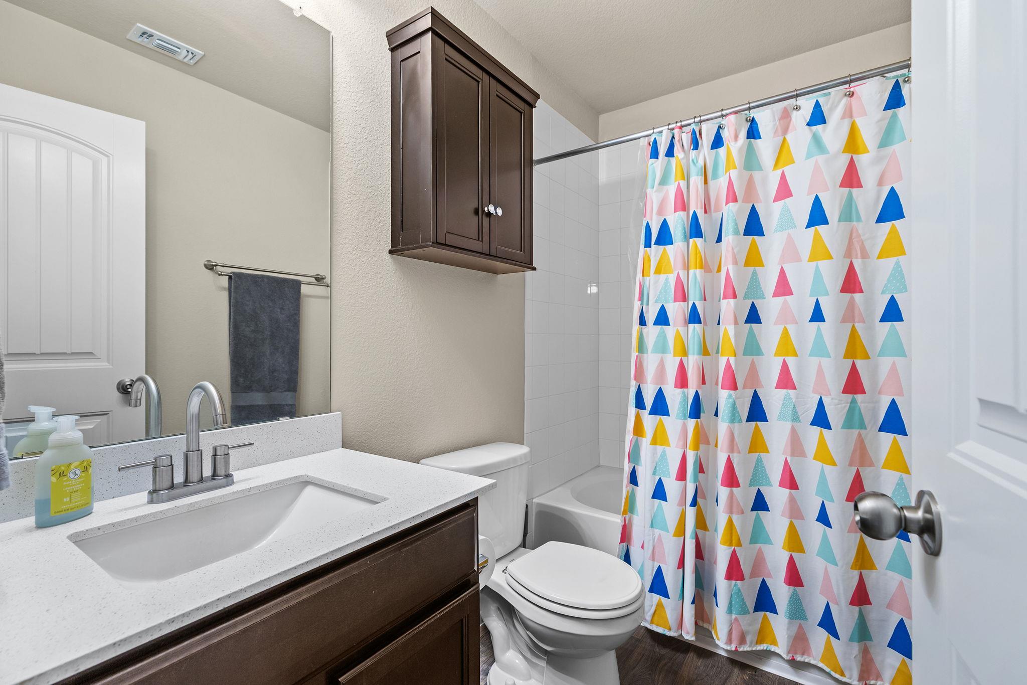 404 Cassandra Dr, Hutto, TX 78634