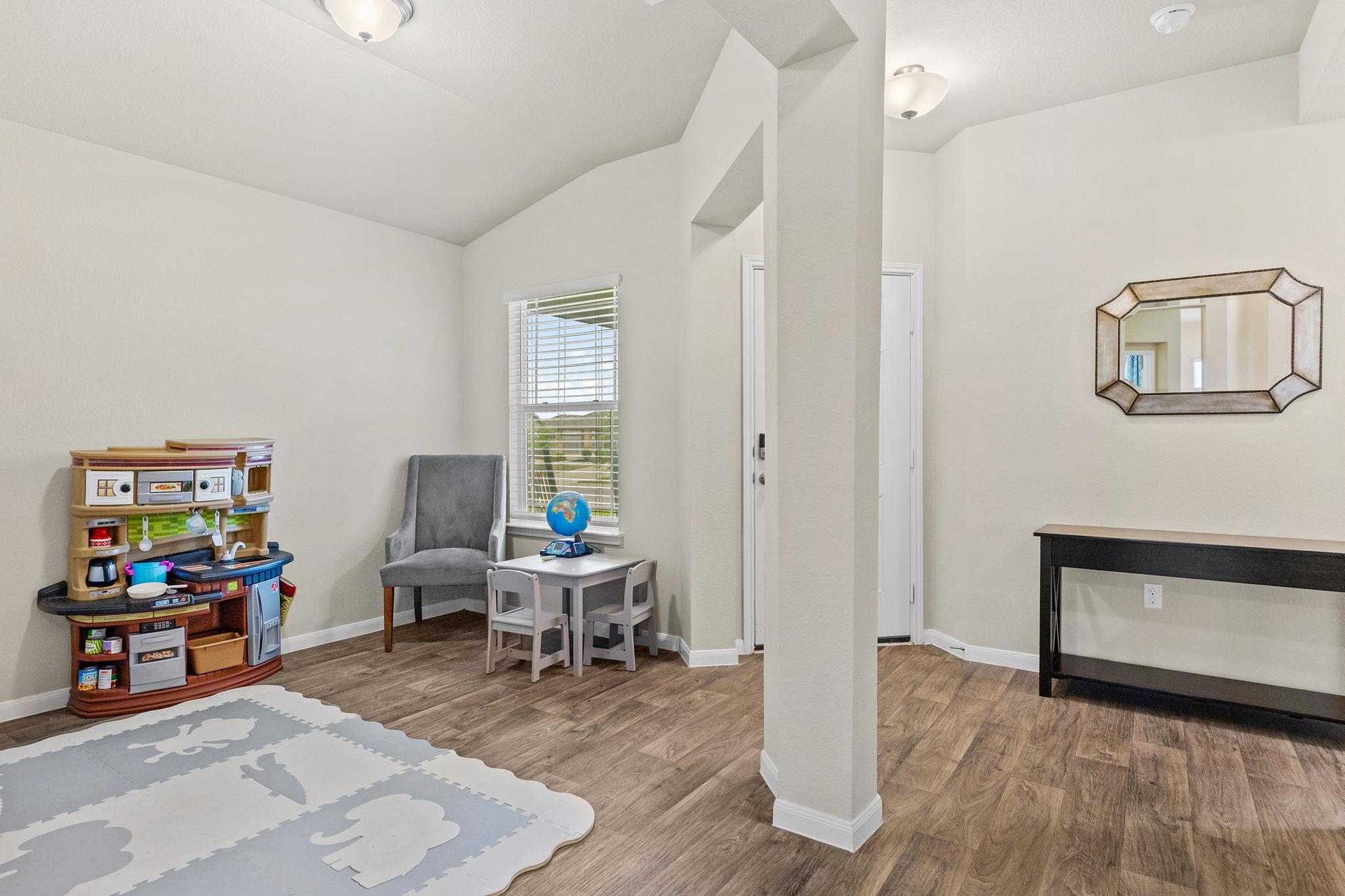 404 Cassandra Dr, Hutto, TX 78634