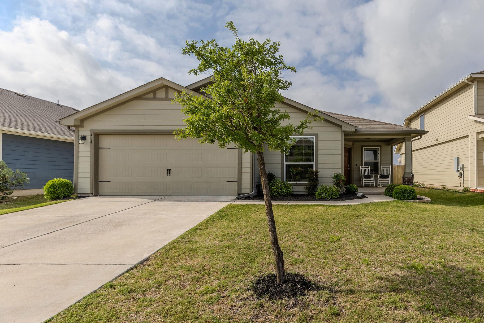 404 Cassandra Dr, Hutto, TX 78634