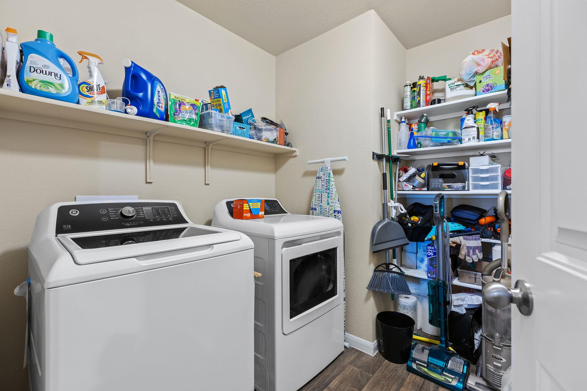 404 Cassandra Dr, Hutto, TX 78634