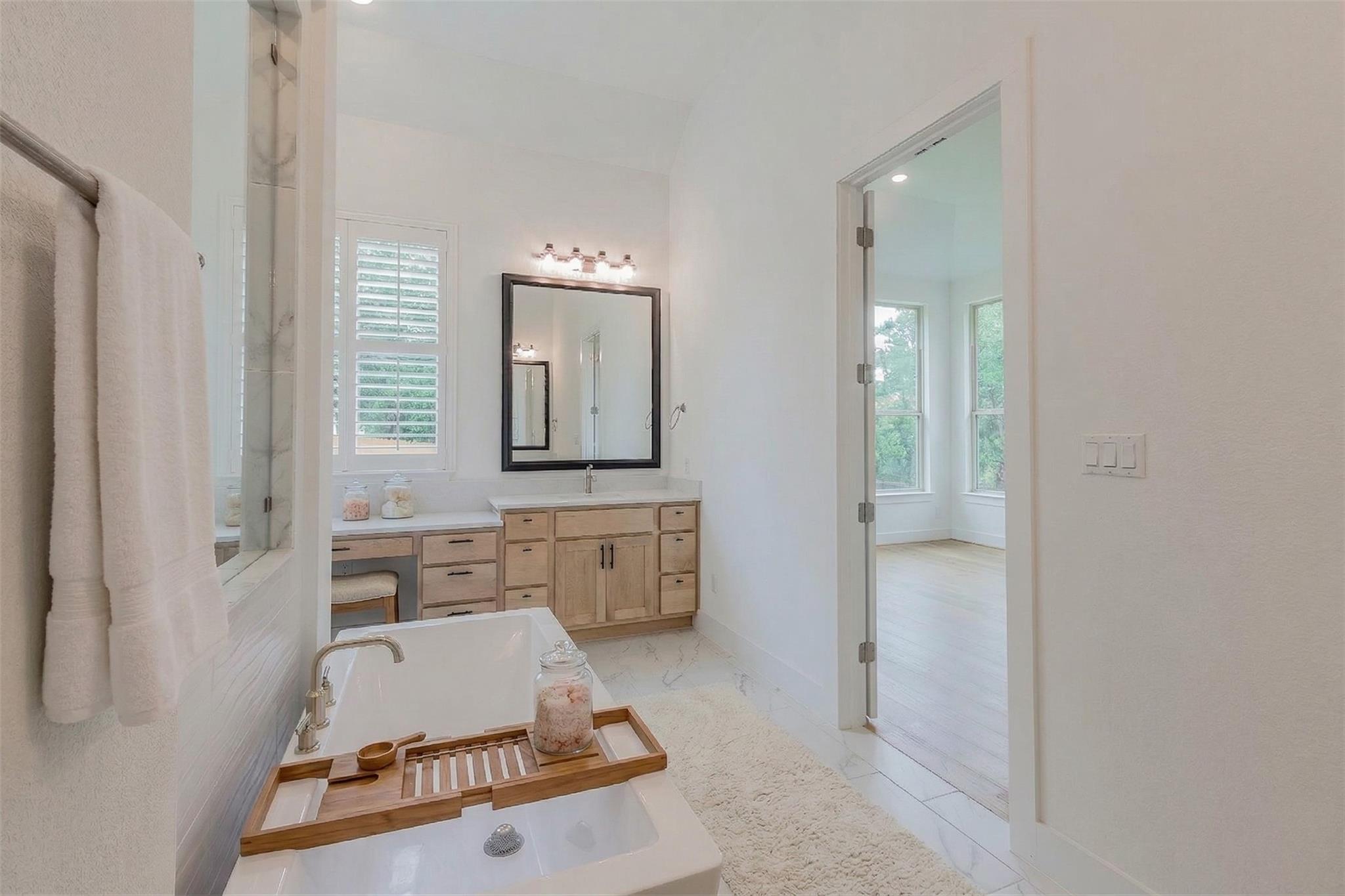 236 Egret Ln, Austin, TX 78737