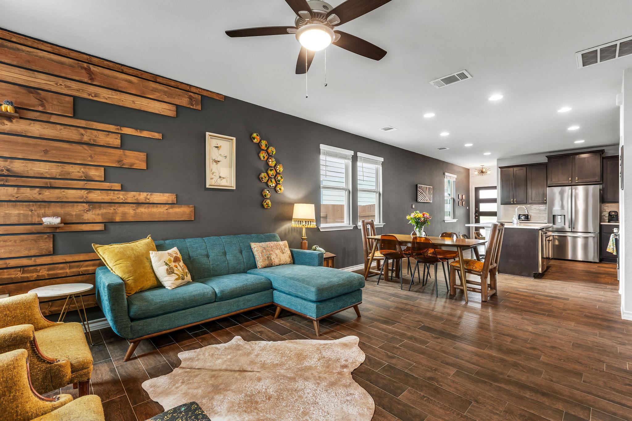 707 Eves Necklace Dr, Buda, TX 78610