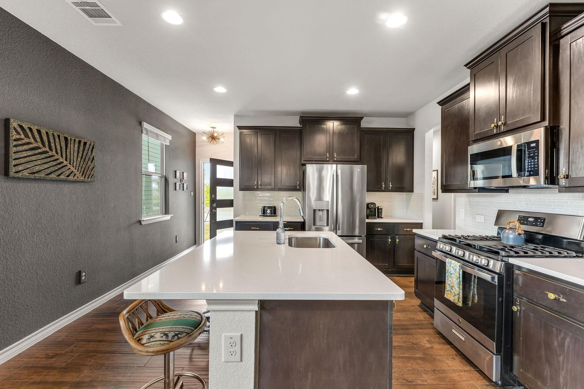 707 Eves Necklace Dr, Buda, TX 78610