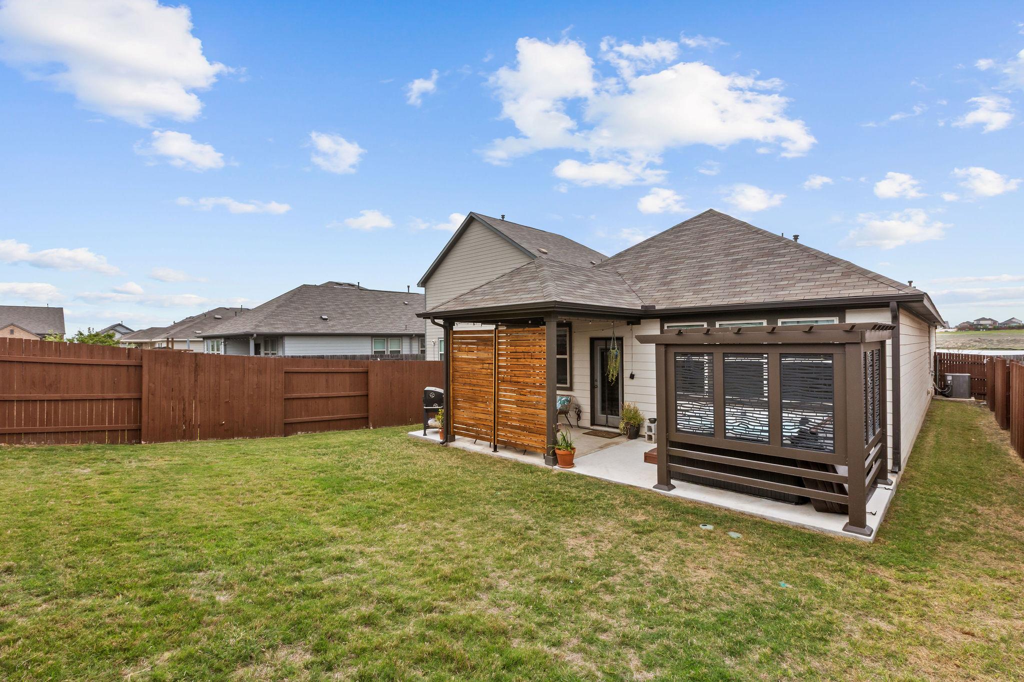 707 Eves Necklace Dr, Buda, TX 78610