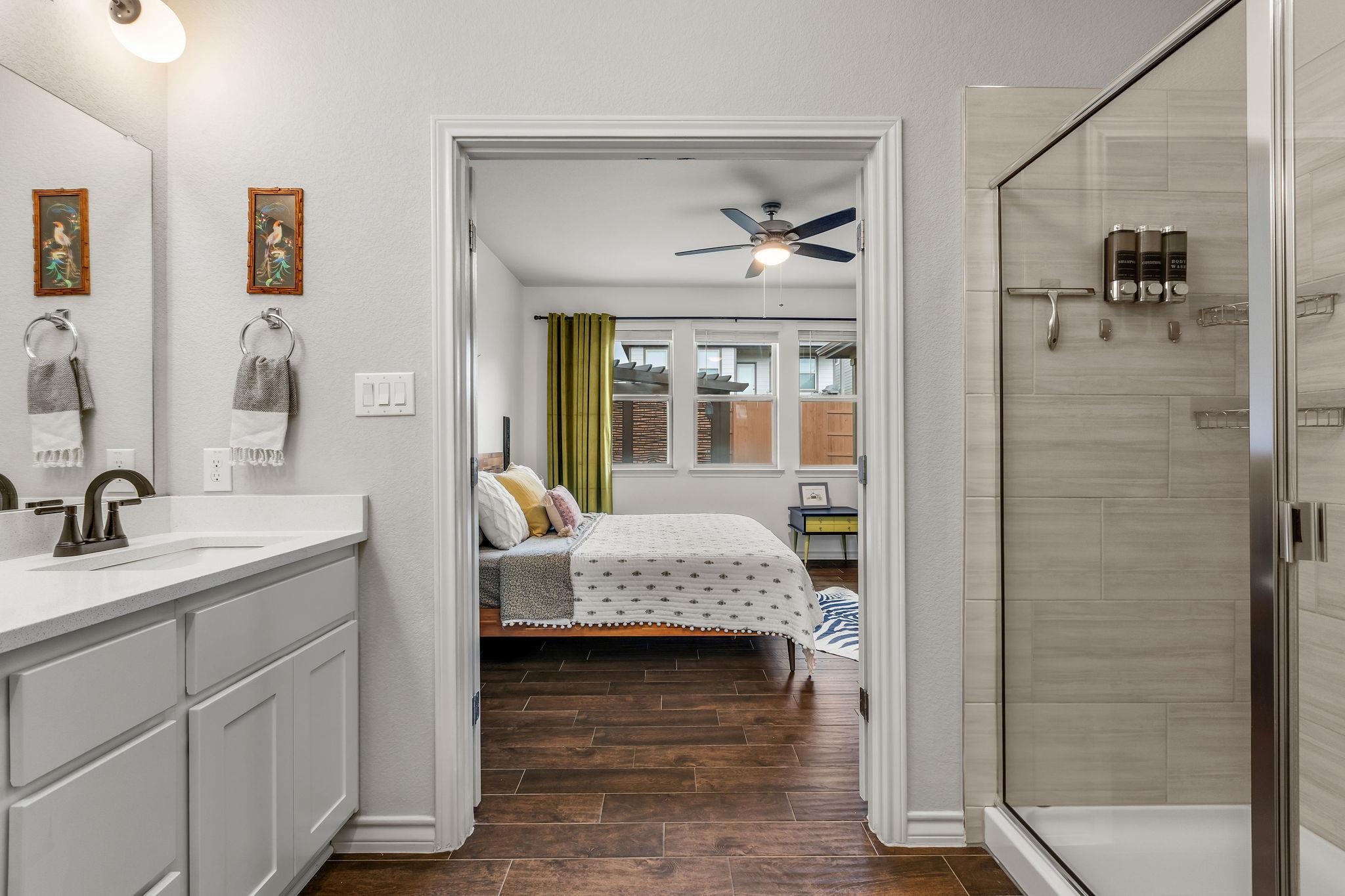 707 Eves Necklace Dr, Buda, TX 78610