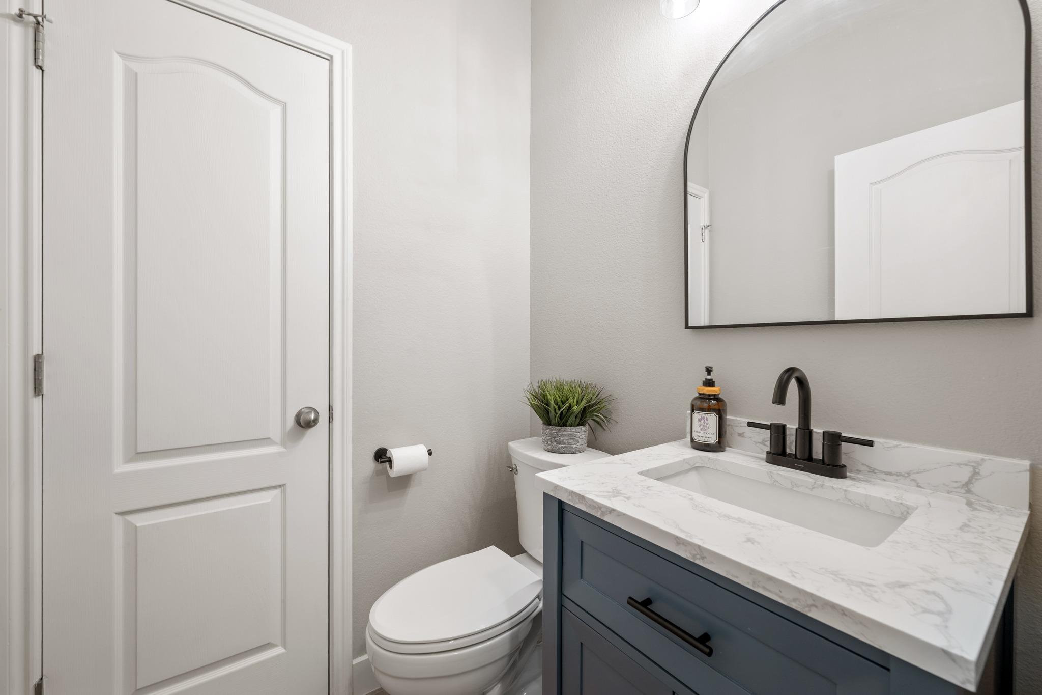 2121 Amur Dr, Austin, TX 78745