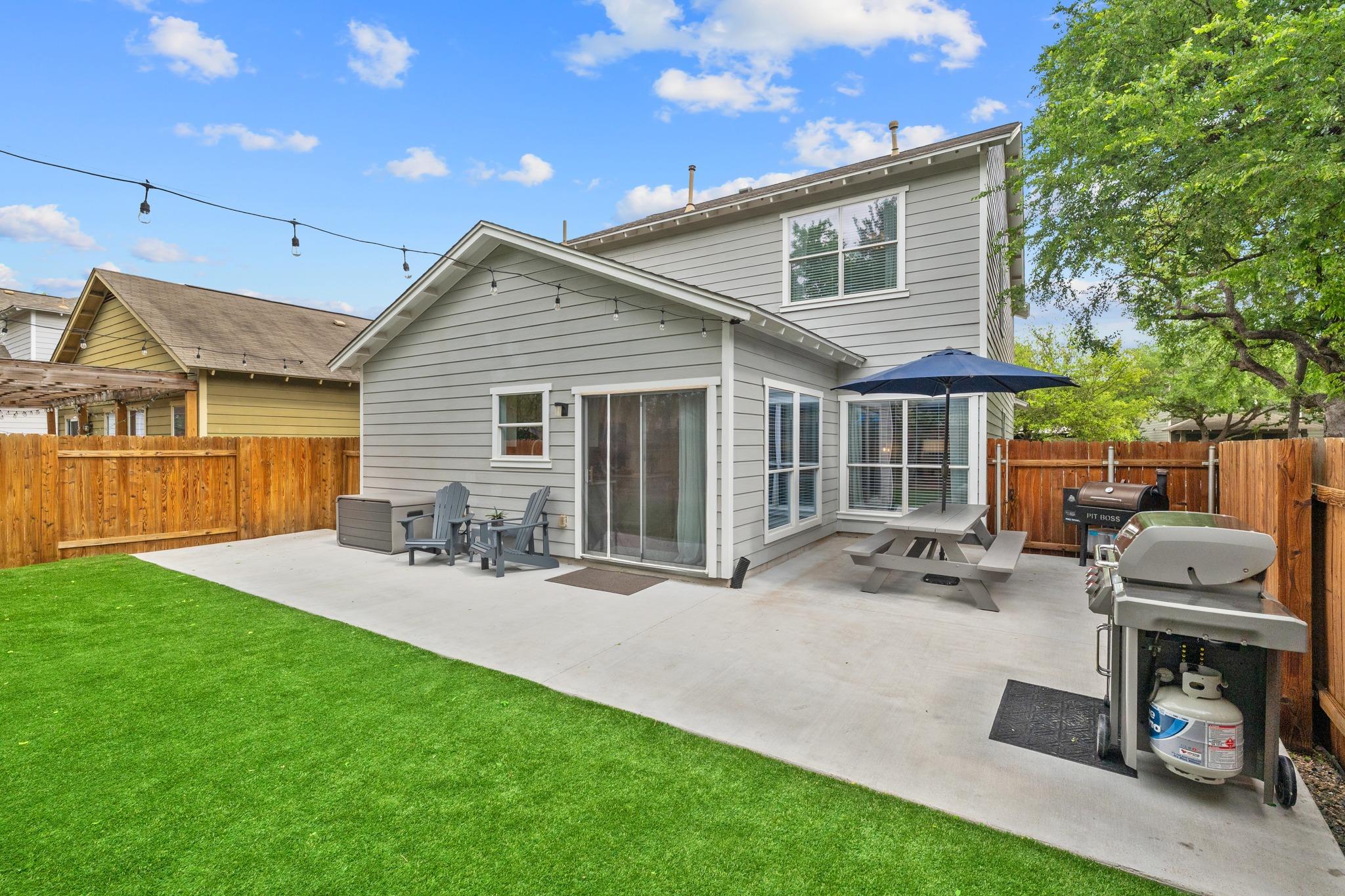 2121 Amur Dr, Austin, TX 78745