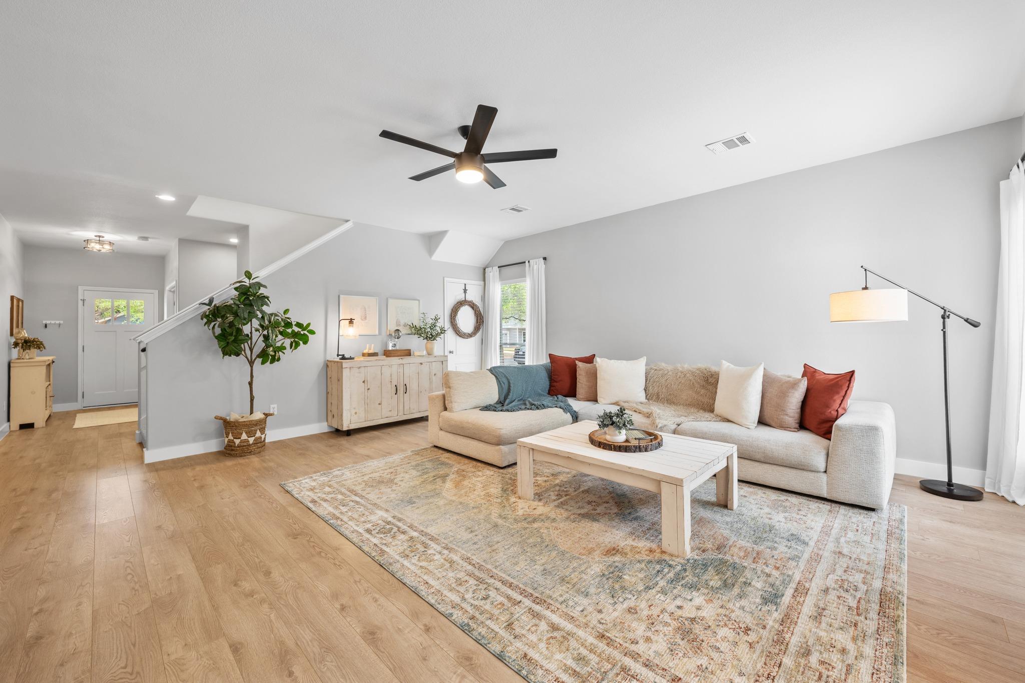 2121 Amur Dr, Austin, TX 78745