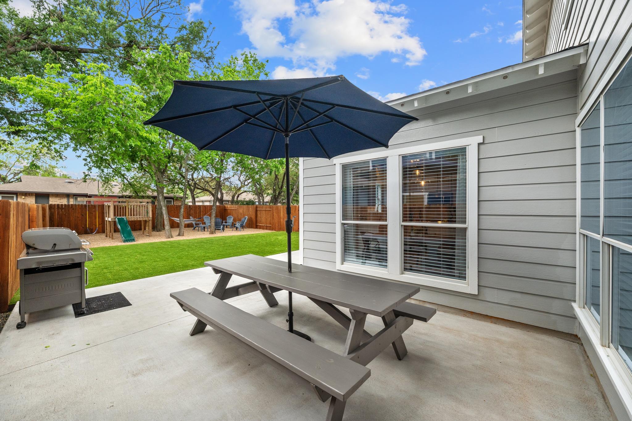 2121 Amur Dr, Austin, TX 78745