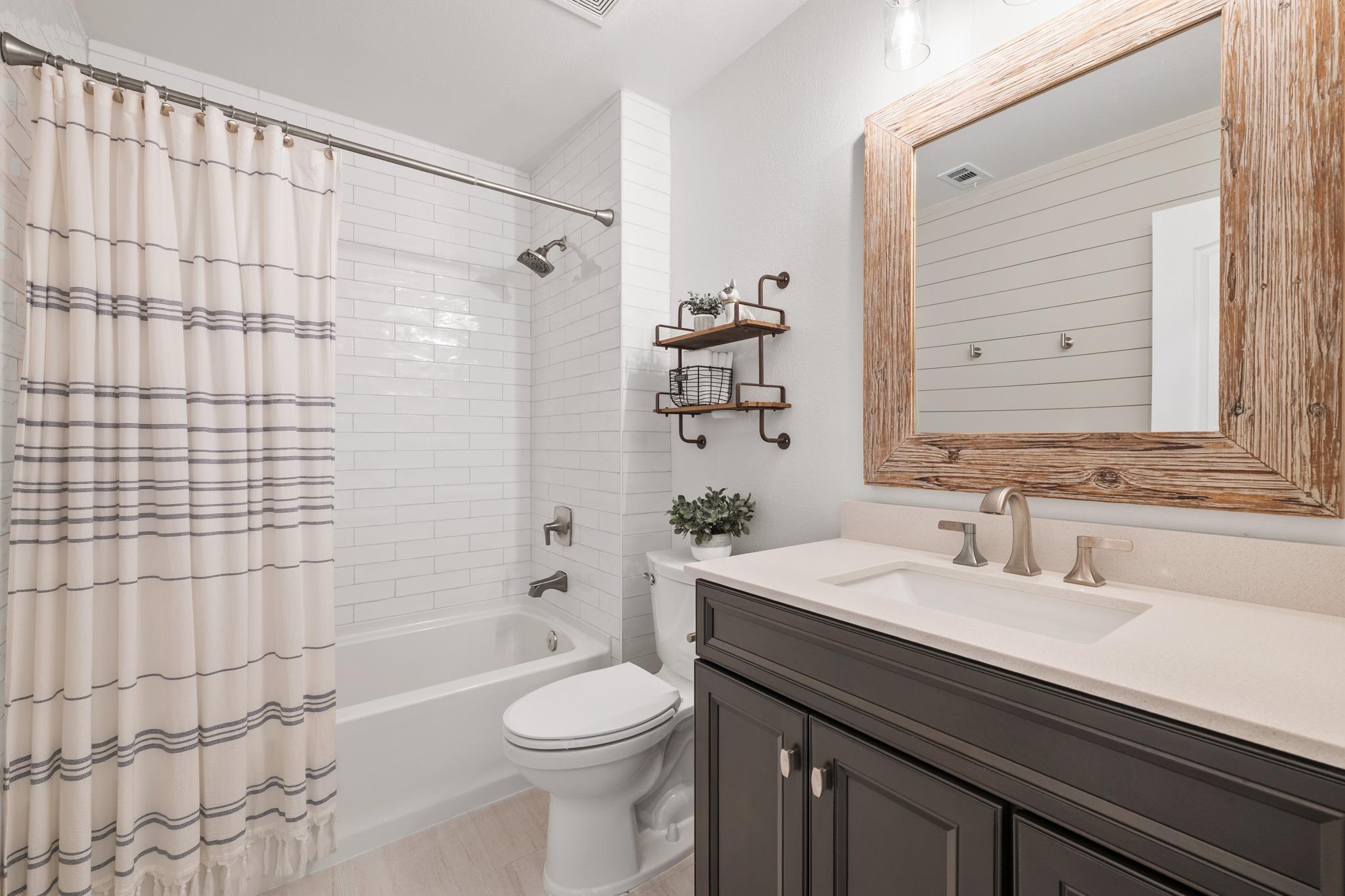 2121 Amur Dr, Austin, TX 78745