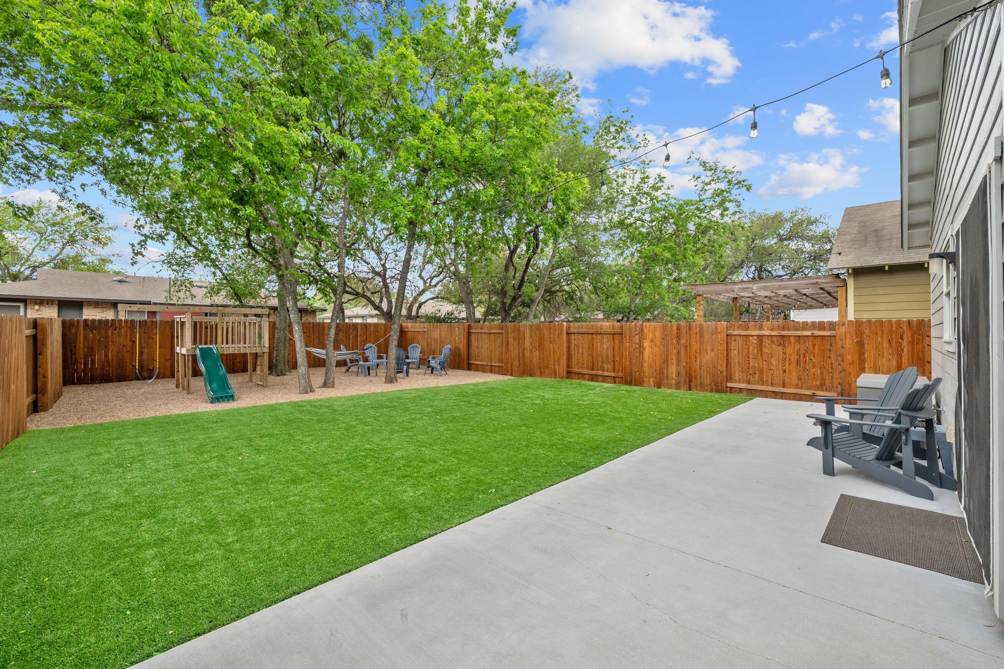 2121 Amur Dr, Austin, TX 78745