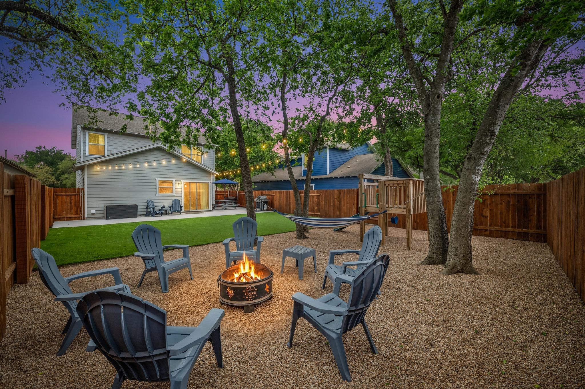 2121 Amur Dr, Austin, TX 78745