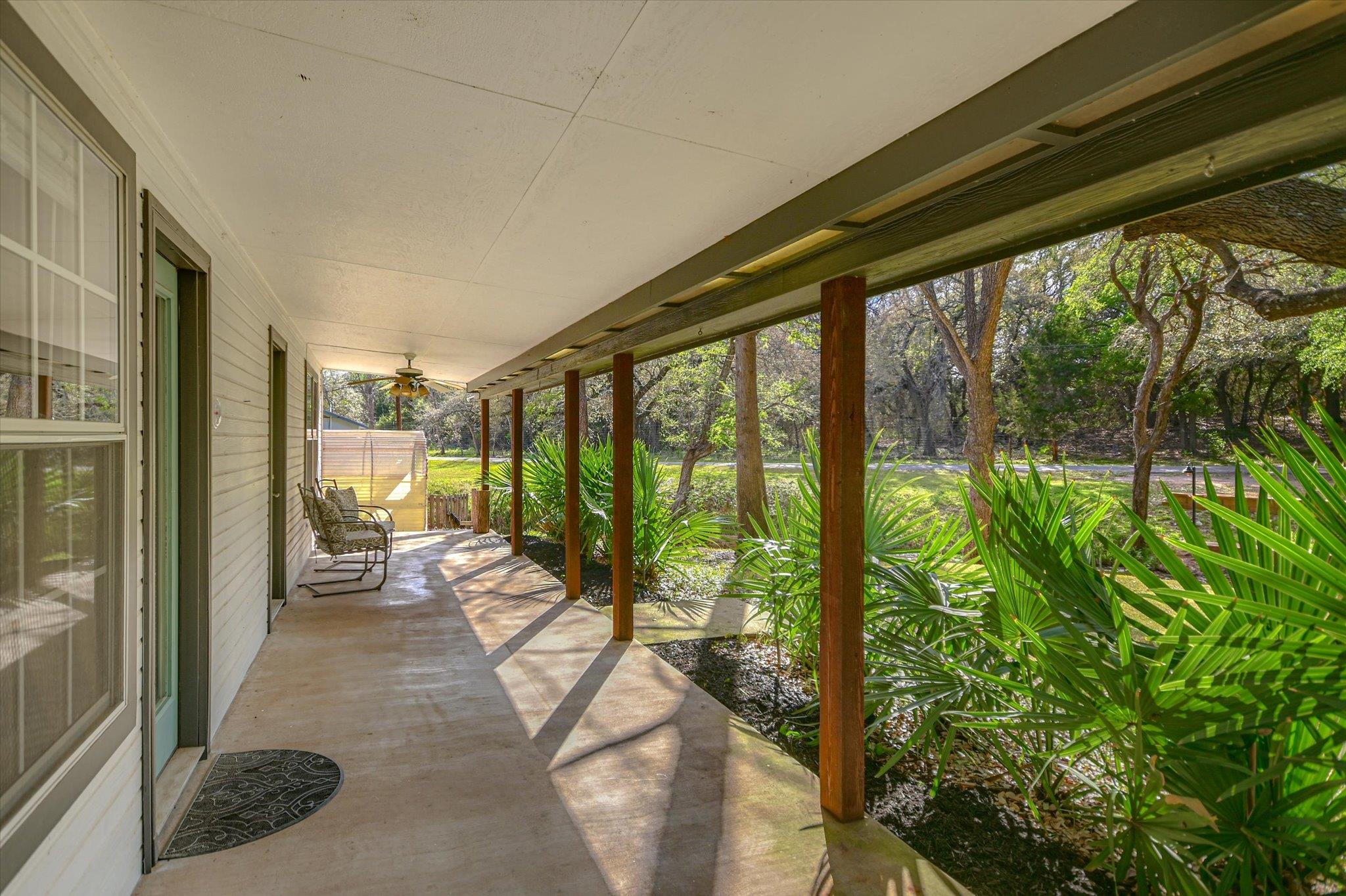 611 Thurman Cir, Kingsland, TX 78639