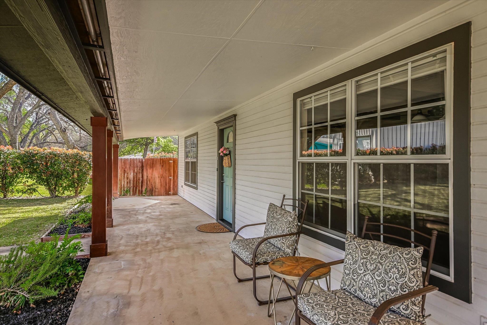 611 Thurman Cir, Kingsland, TX 78639