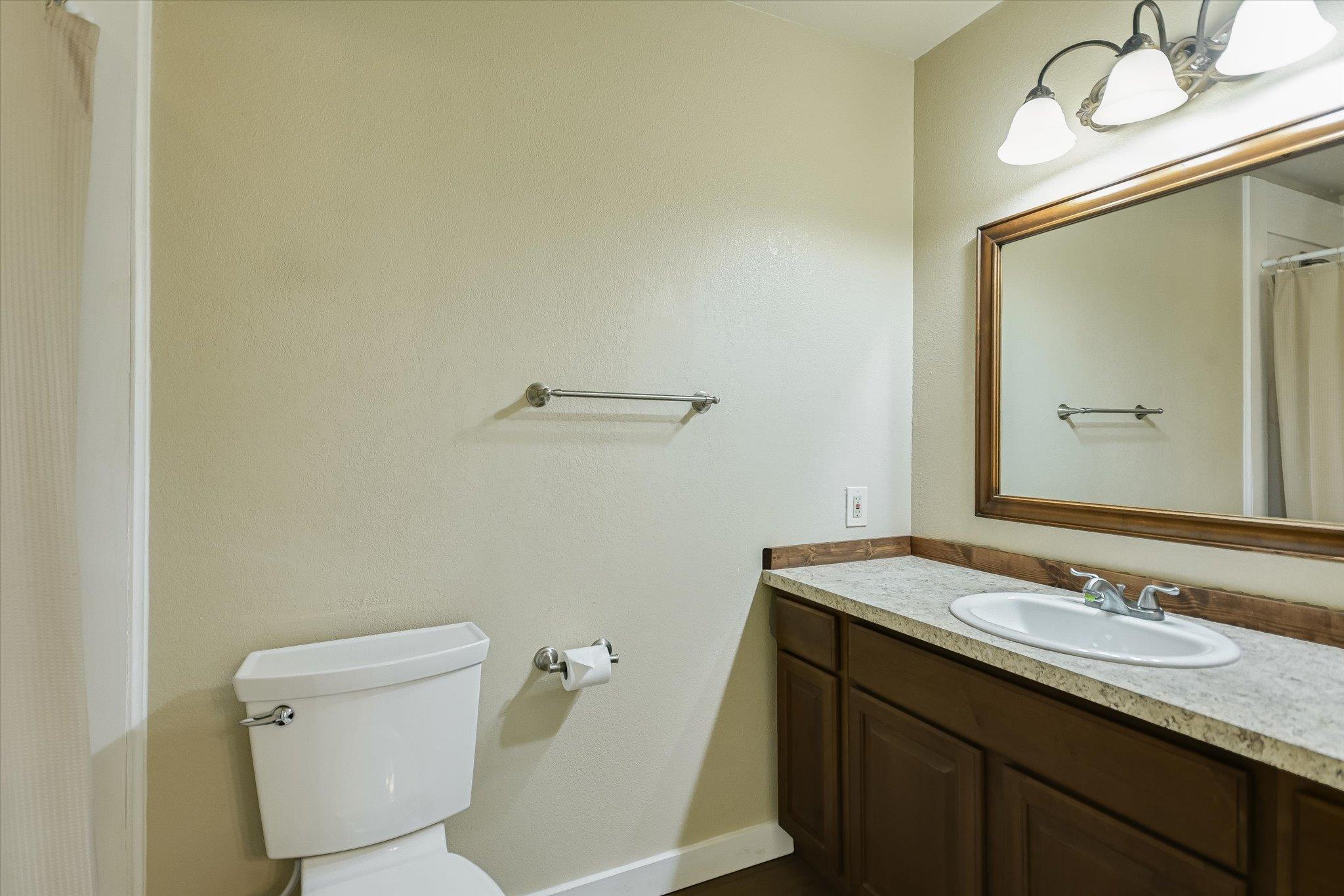 611 Thurman Cir, Kingsland, TX 78639