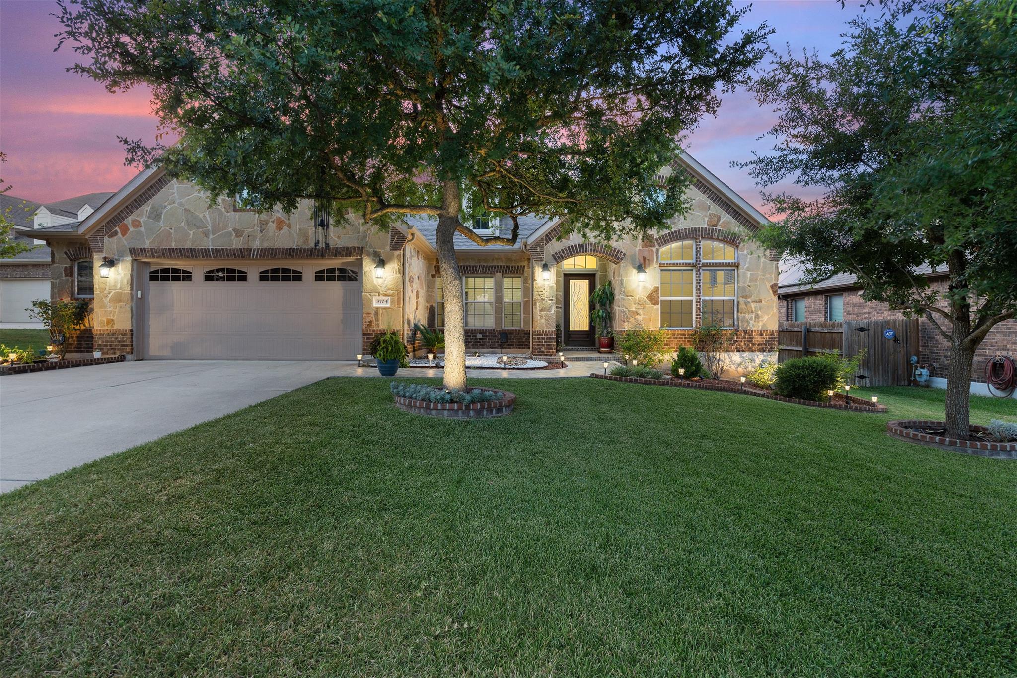 8704 Old Corral Cv, Austin, TX 78737