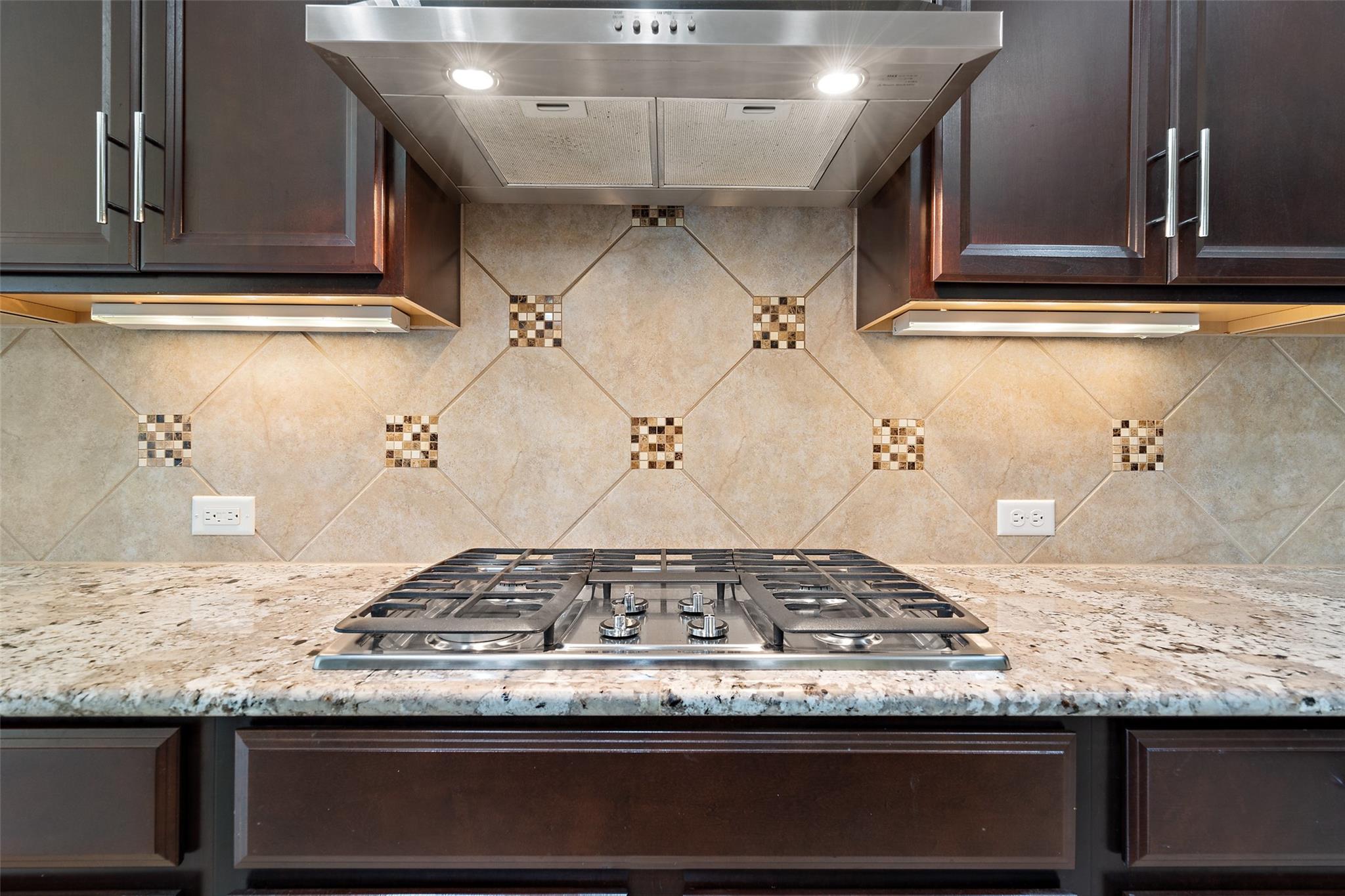 8704 Old Corral Cv, Austin, TX 78737