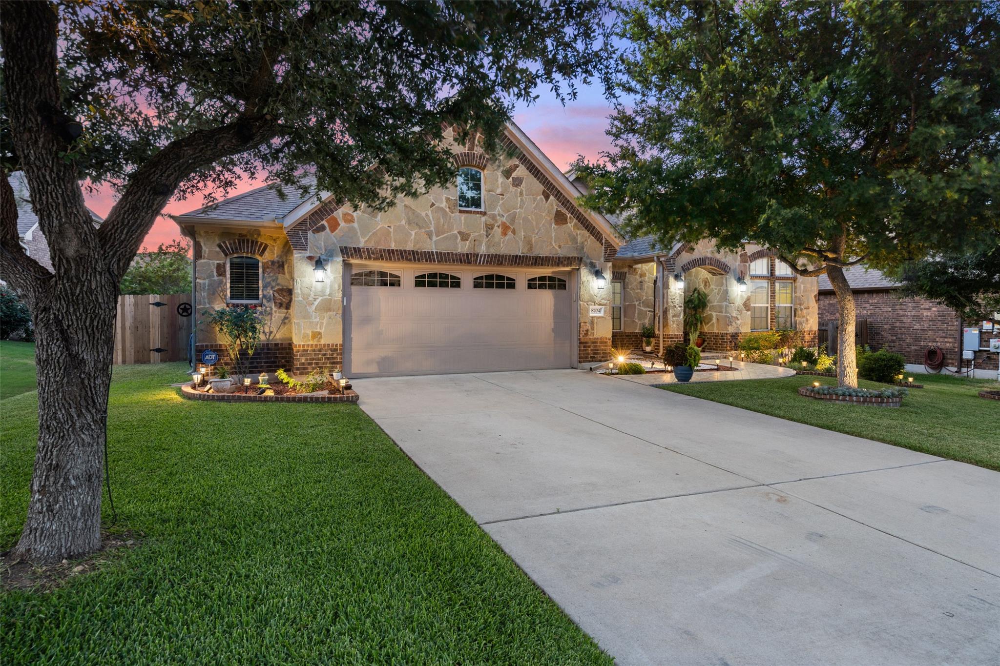 8704 Old Corral Cv, Austin, TX 78737