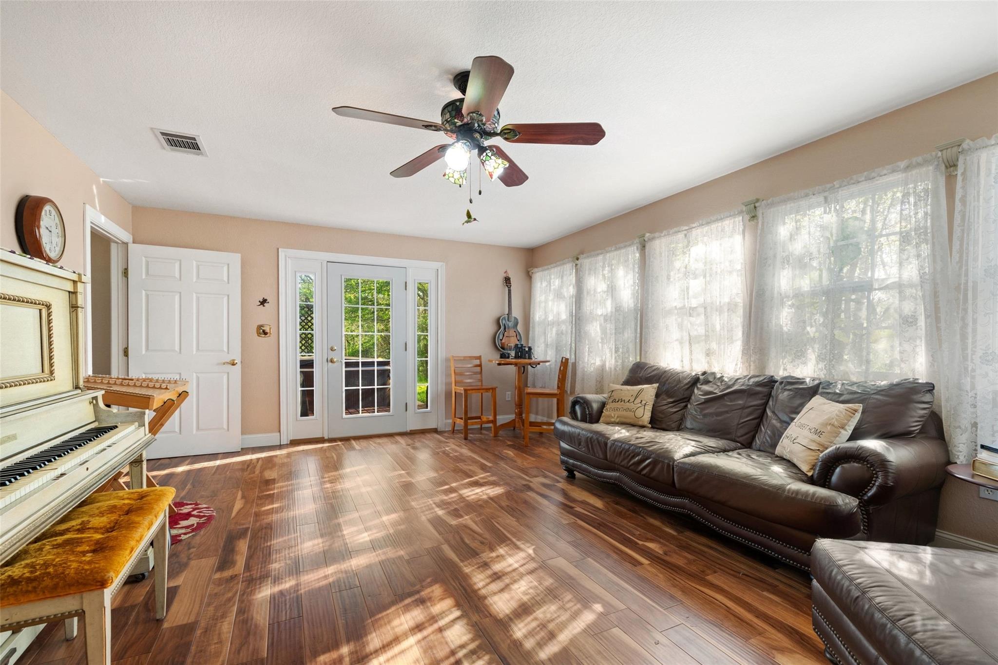 399 Upper Elgin River Rd, Elgin, TX 78621