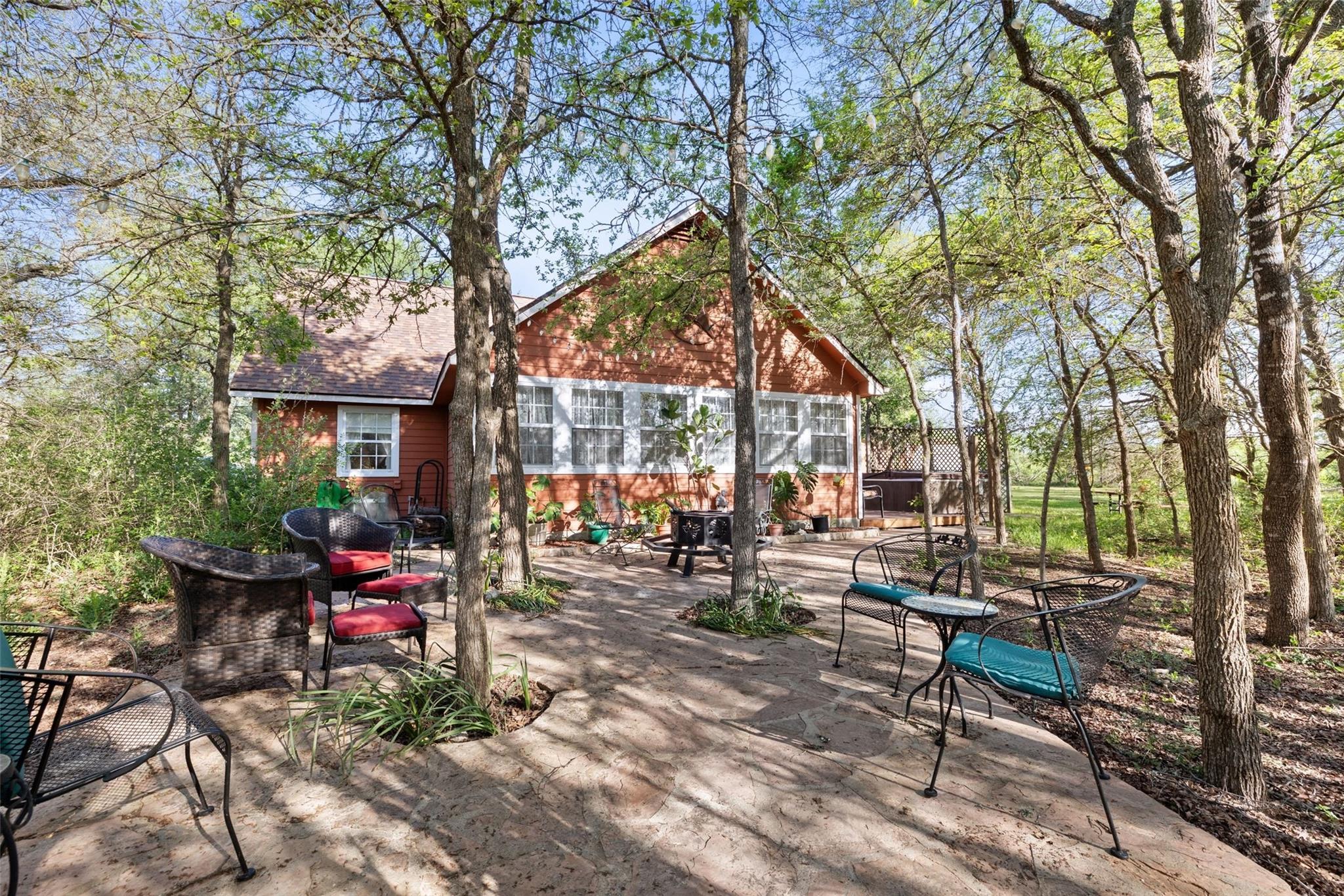 399 Upper Elgin River Rd, Elgin, TX 78621