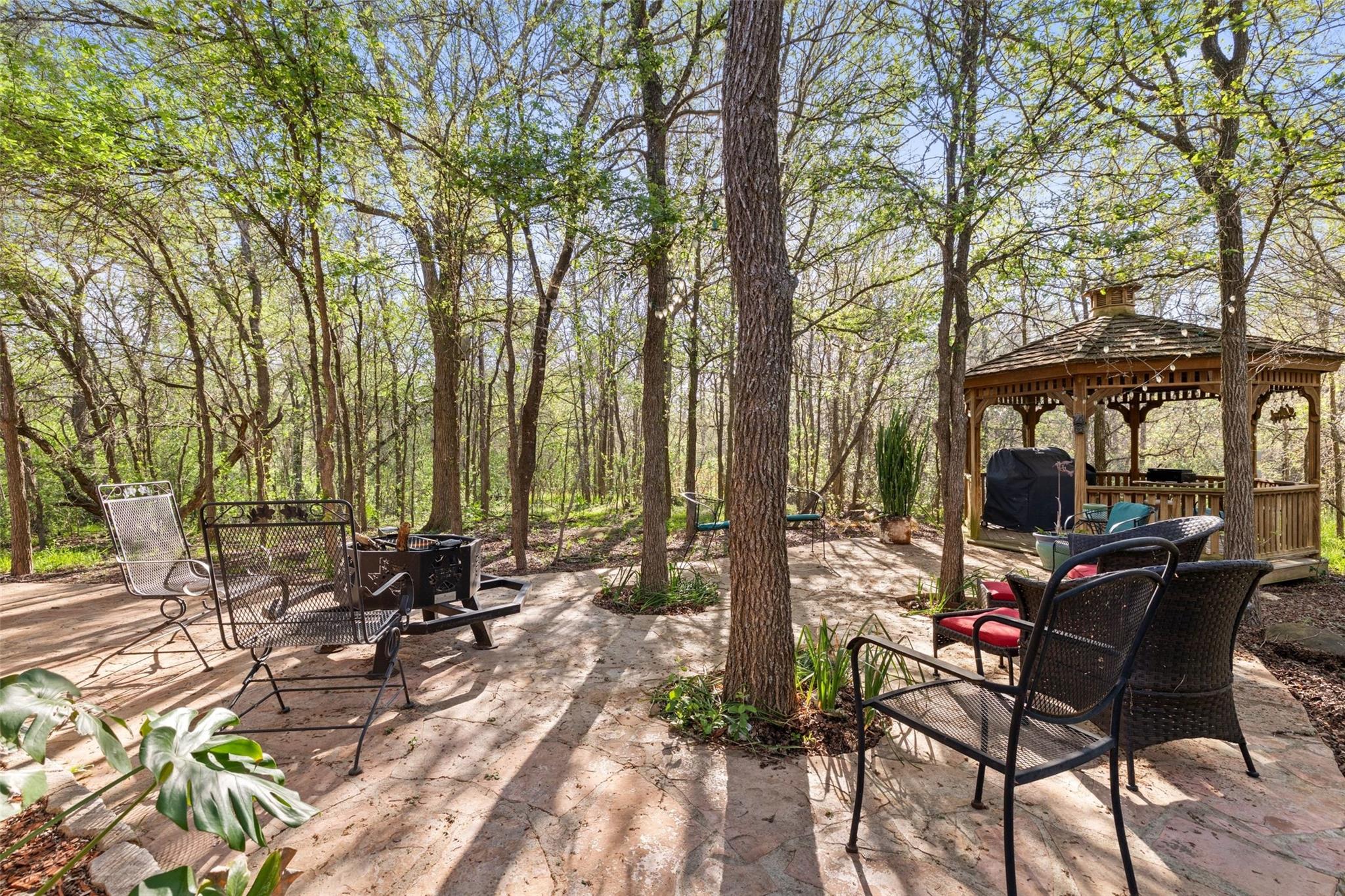 399 Upper Elgin River Rd, Elgin, TX 78621