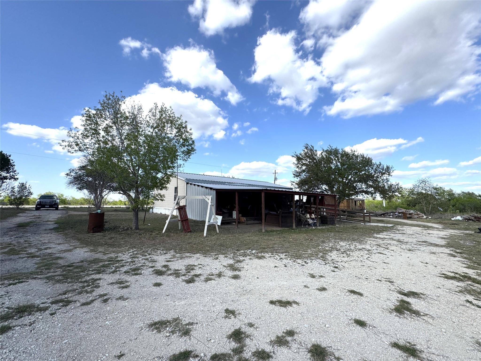 1255 Mount Pleasant Rd, Kingsbury, TX 78638