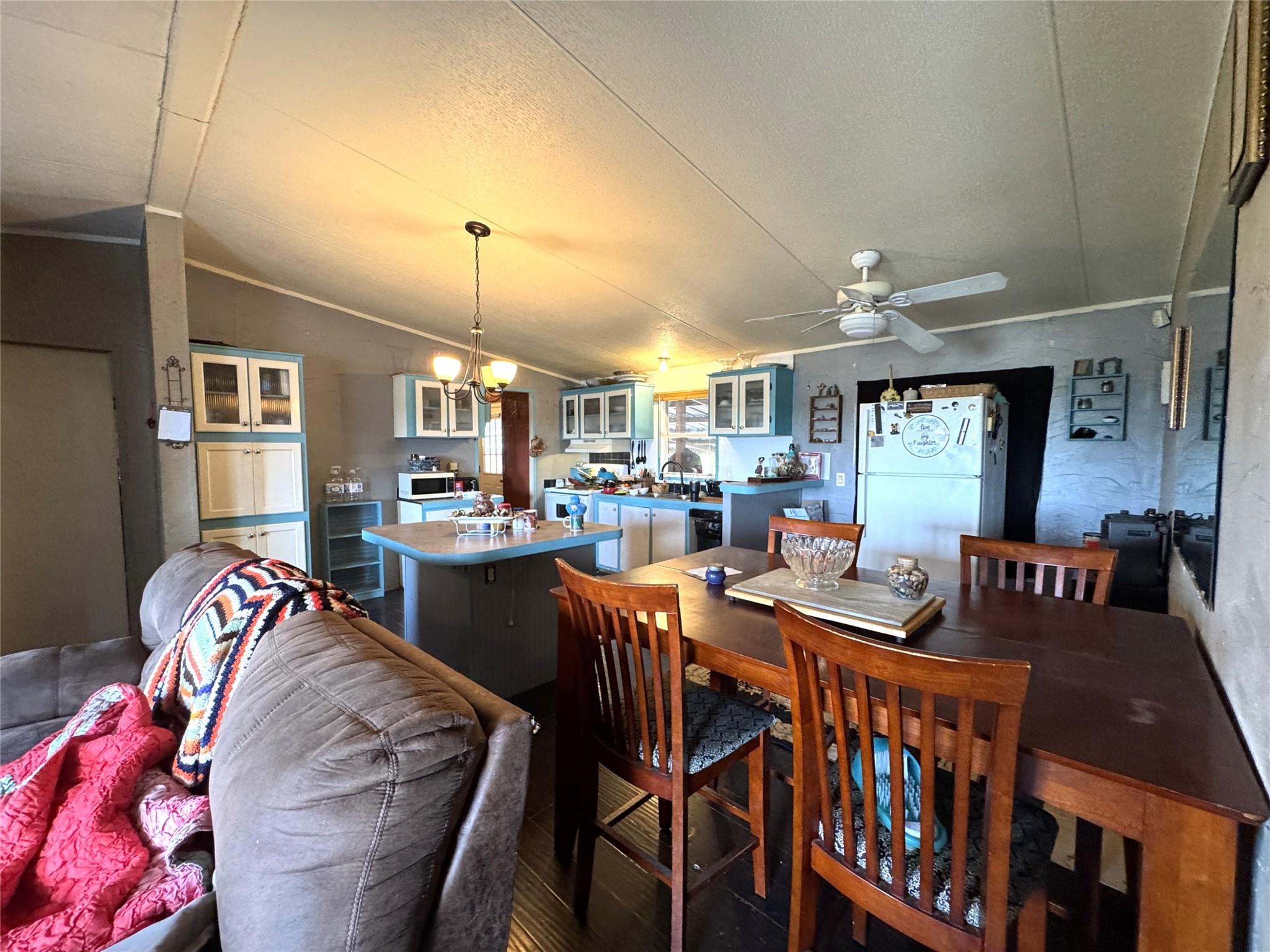 1255 Mount Pleasant Rd, Kingsbury, TX 78638