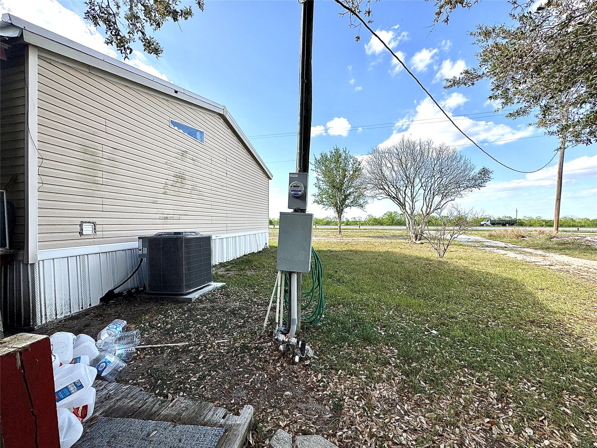 1255 Mount Pleasant Rd, Kingsbury, TX 78638