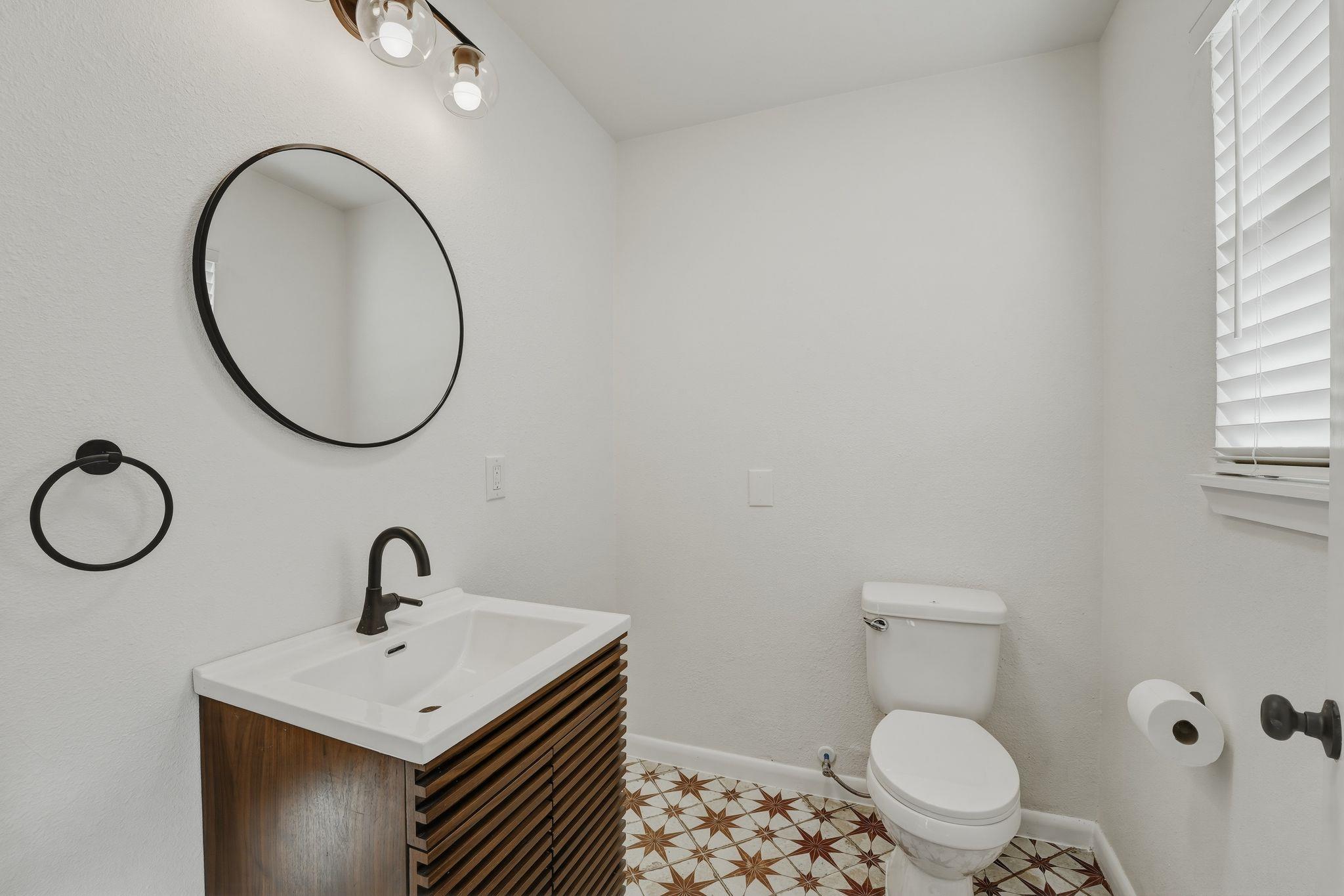 502 Sunrise Cir, Austin, TX 78704