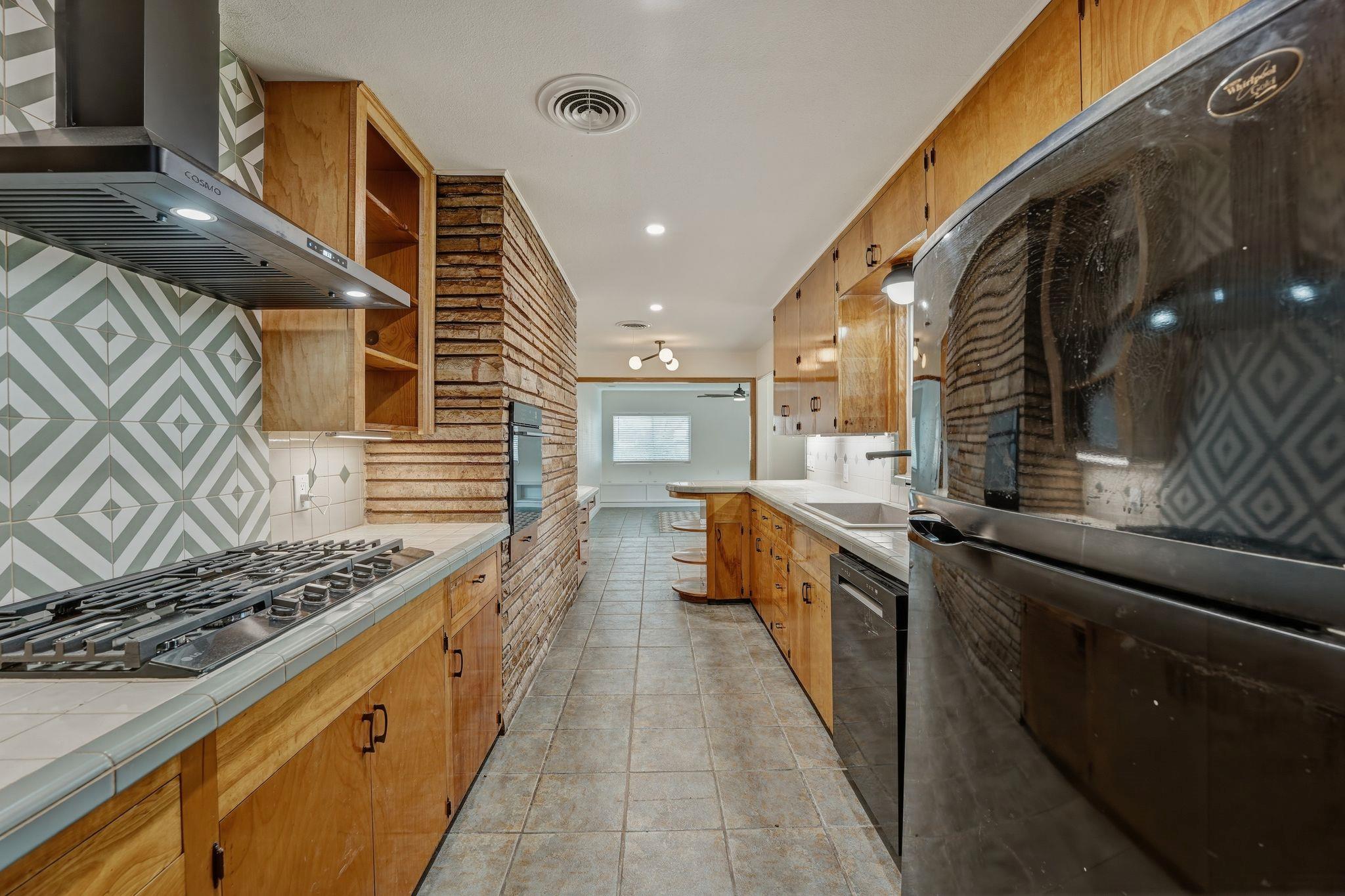 502 Sunrise Cir, Austin, TX 78704