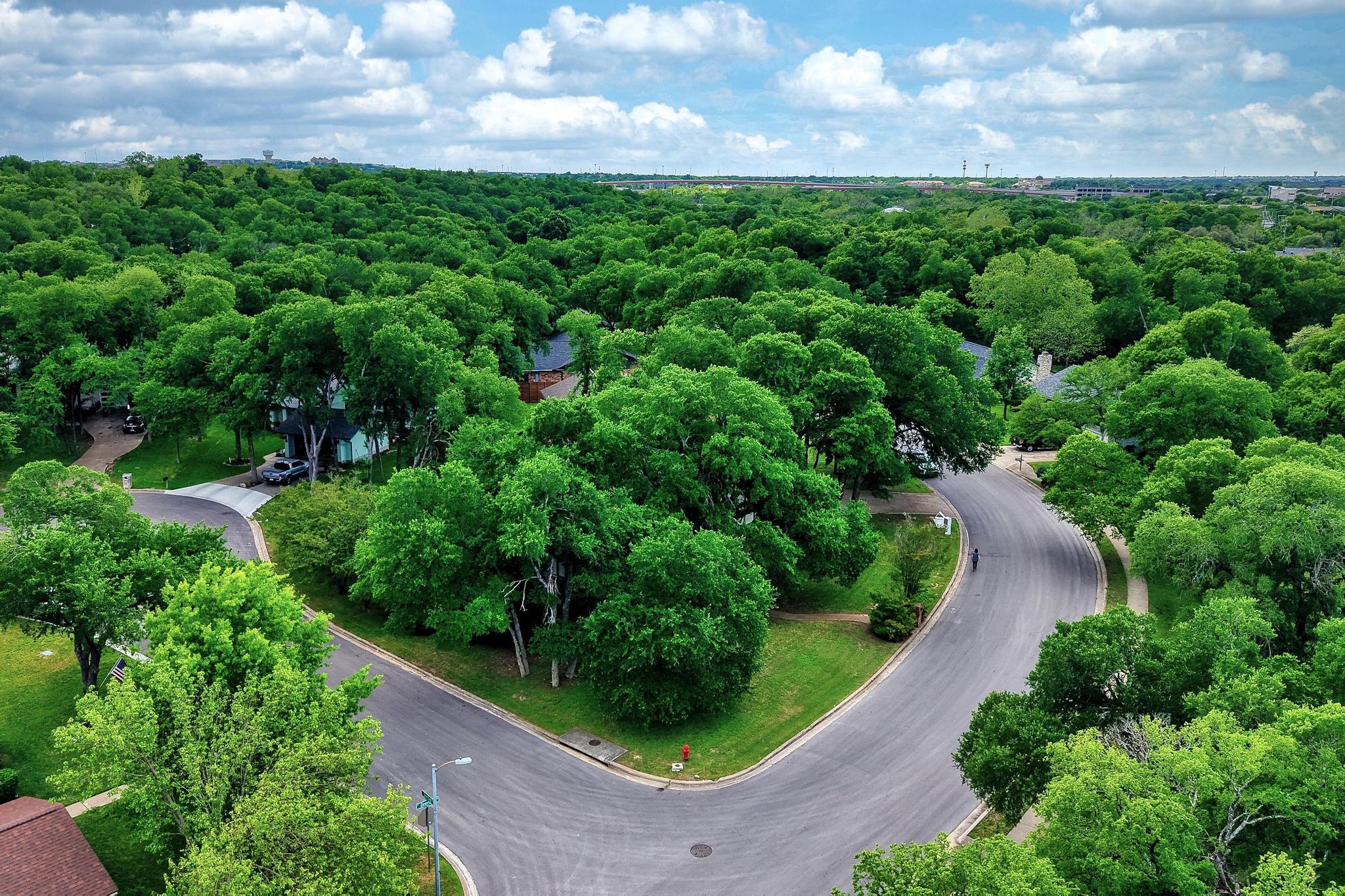 609 Deerfoot Dr, Round Rock, TX 78664