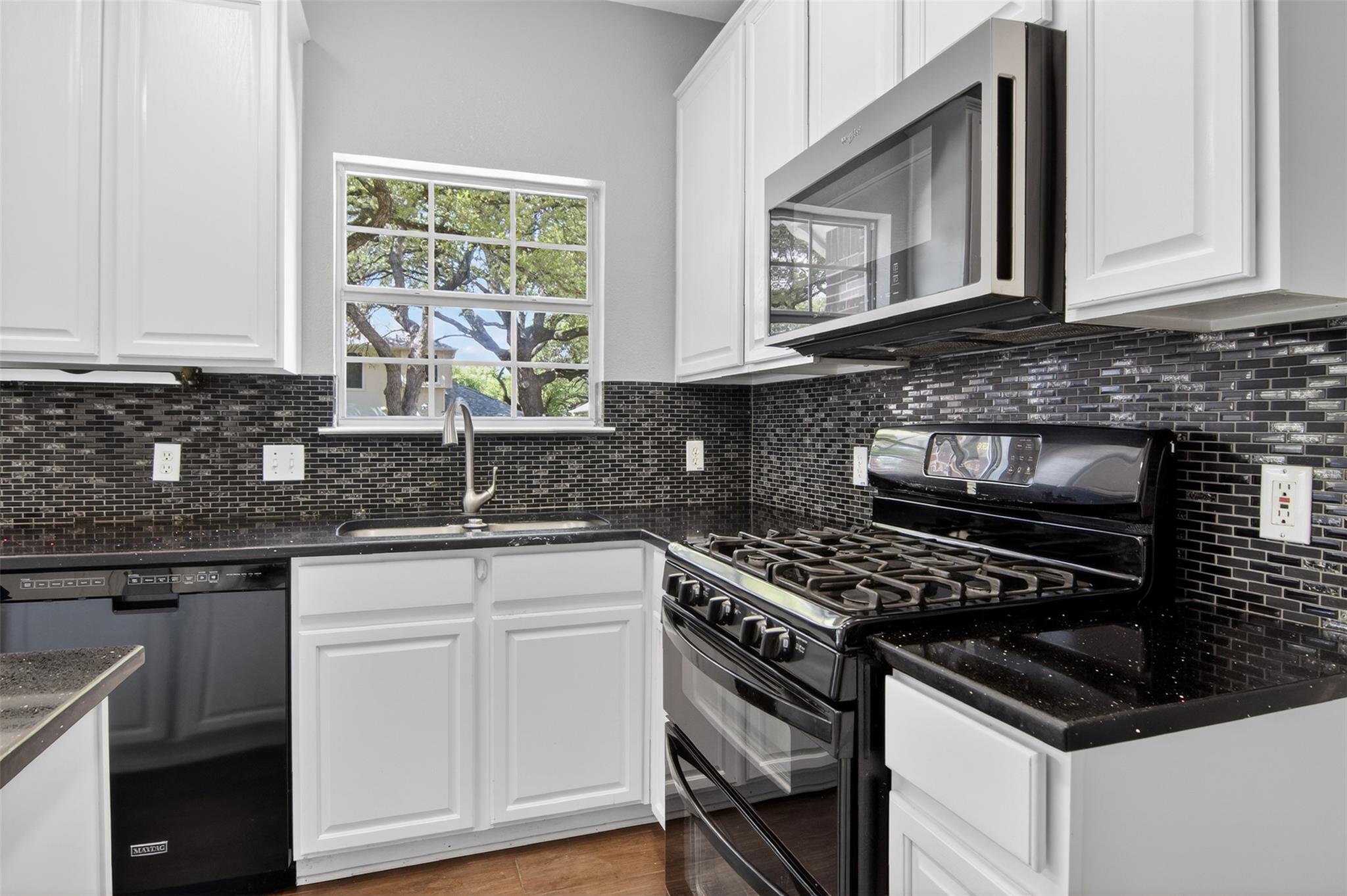 1333 Nightingale Dr, Cedar Park, TX 78613