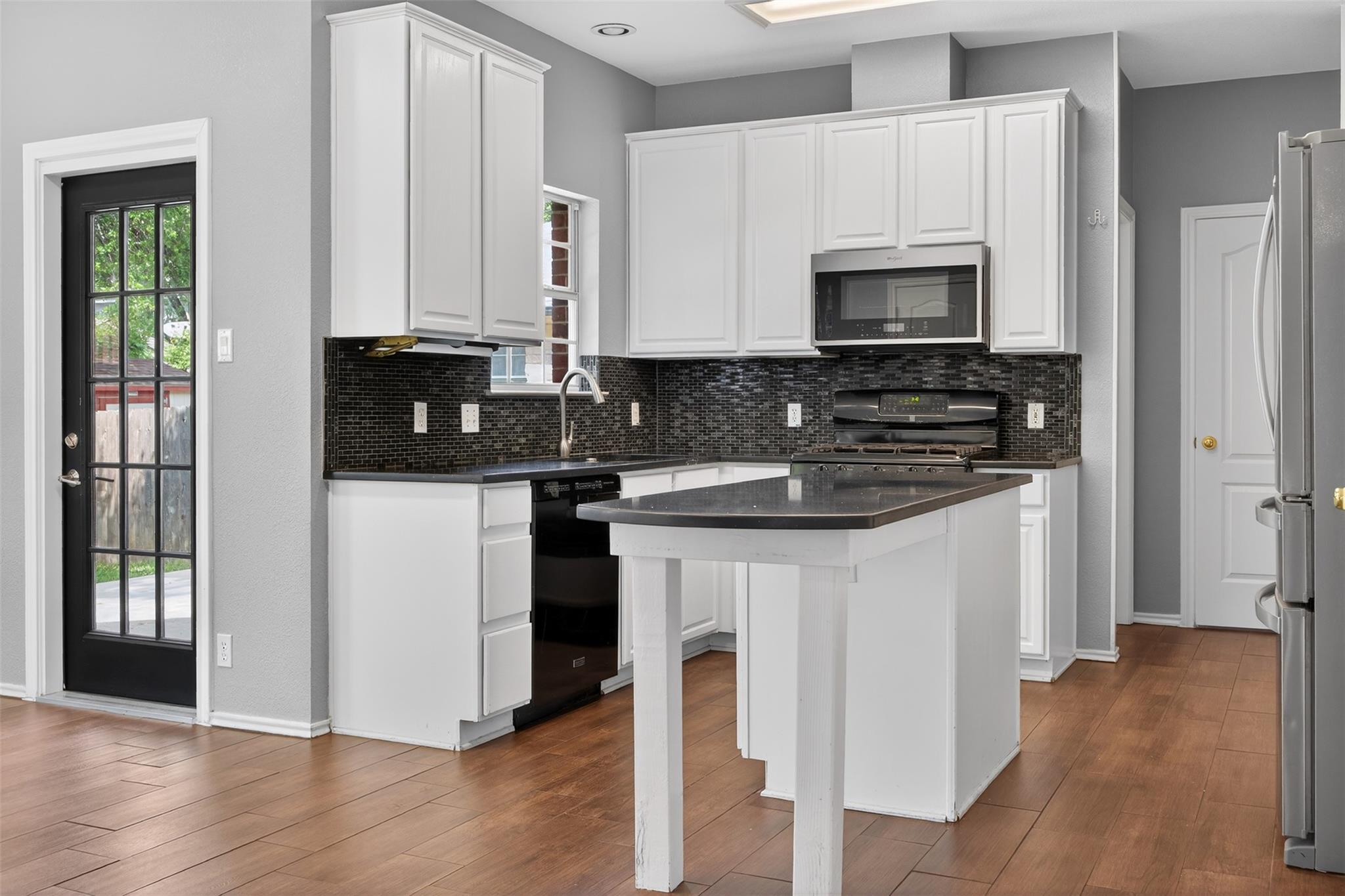 1333 Nightingale Dr, Cedar Park, TX 78613