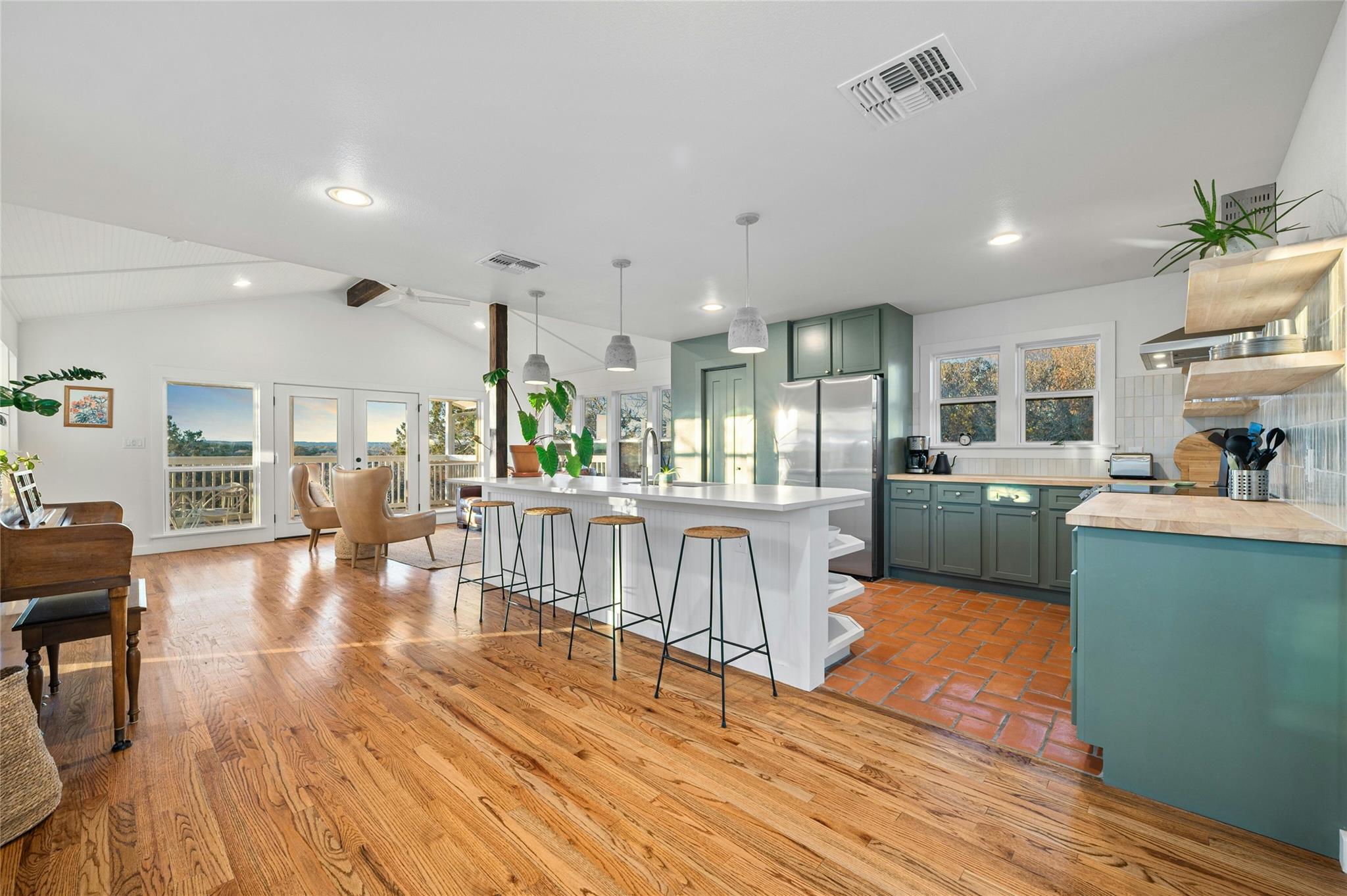 550 Cliffside Rd, Wimberley, TX 78676