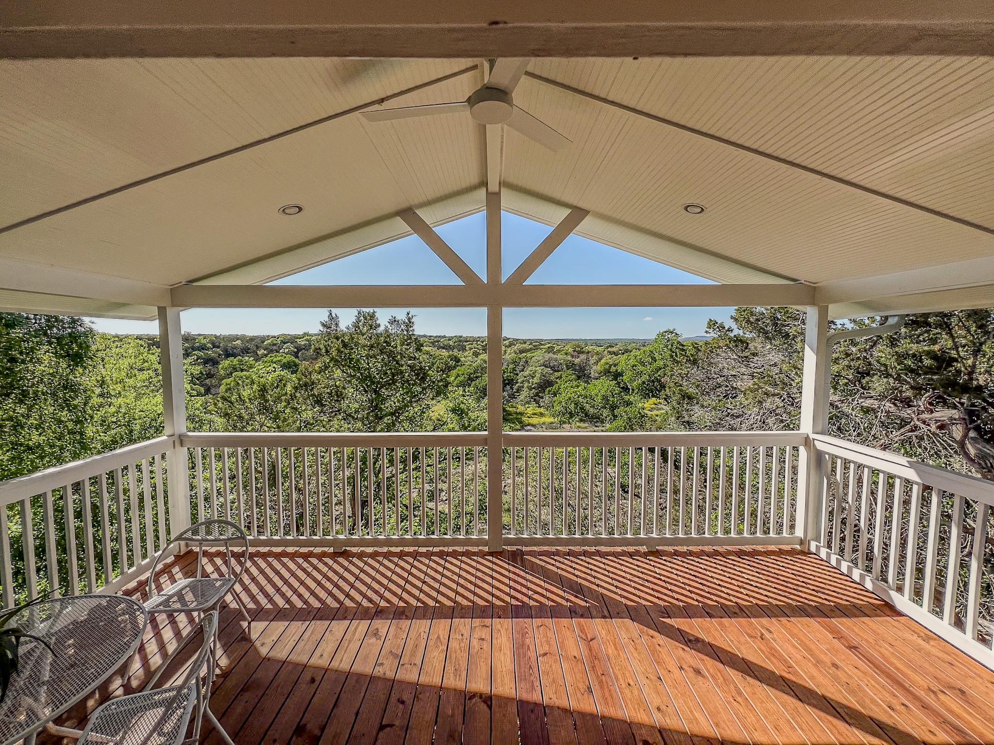 550 Cliffside Rd, Wimberley, TX 78676