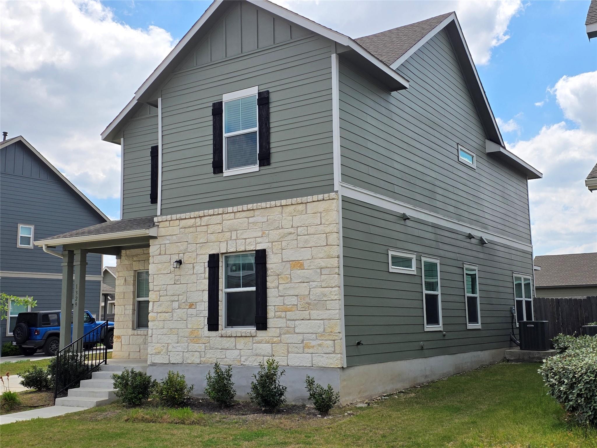 1329 Weatherford Ln, Leander, TX 78641