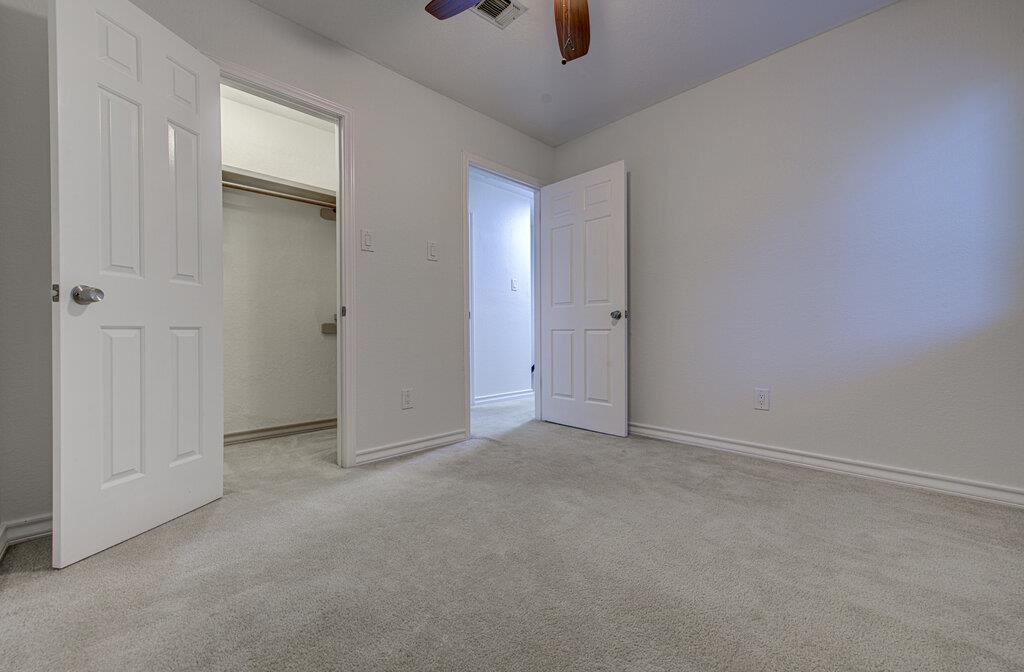 208 Oak Ridge Dr, Pflugerville, TX 78660