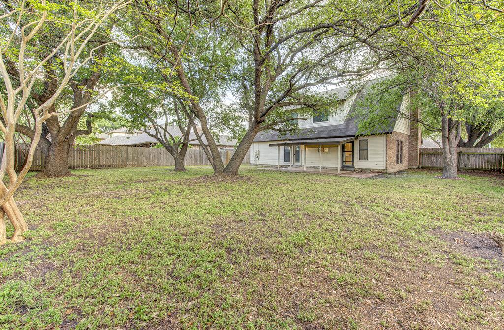 208 Oak Ridge Dr, Pflugerville, TX 78660