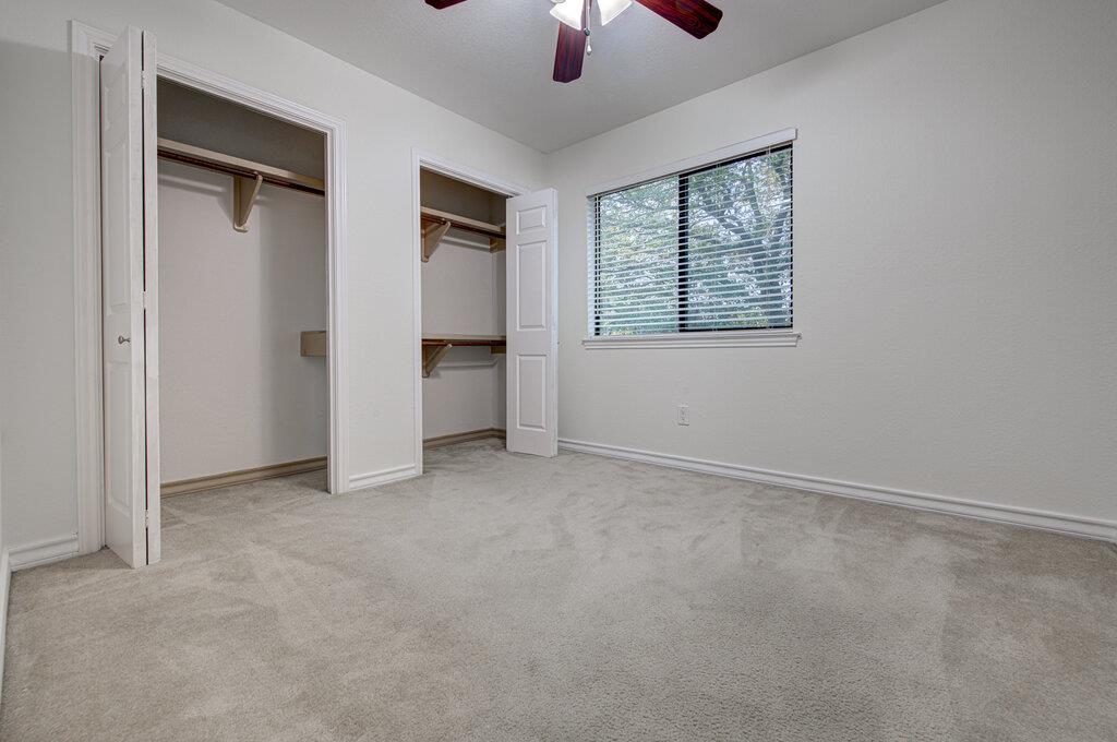 208 Oak Ridge Dr, Pflugerville, TX 78660