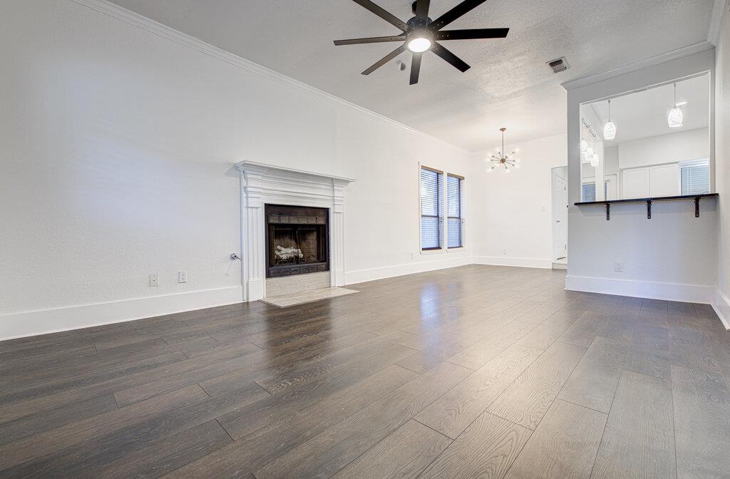 208 Oak Ridge Dr, Pflugerville, TX 78660