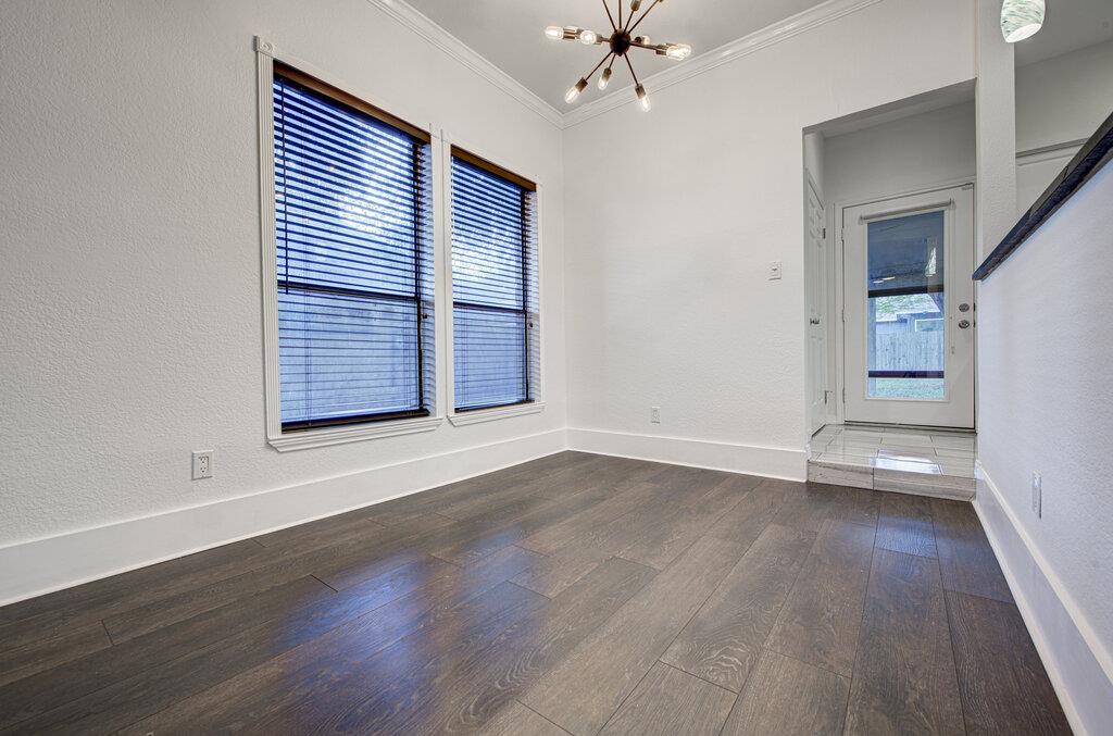 208 Oak Ridge Dr, Pflugerville, TX 78660