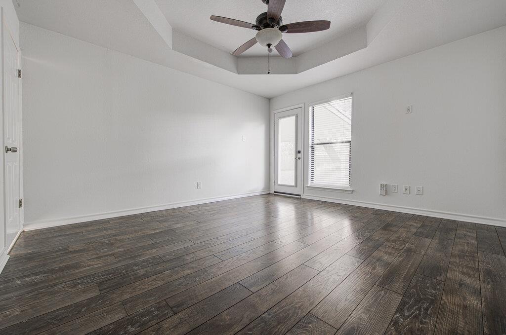 208 Oak Ridge Dr, Pflugerville, TX 78660