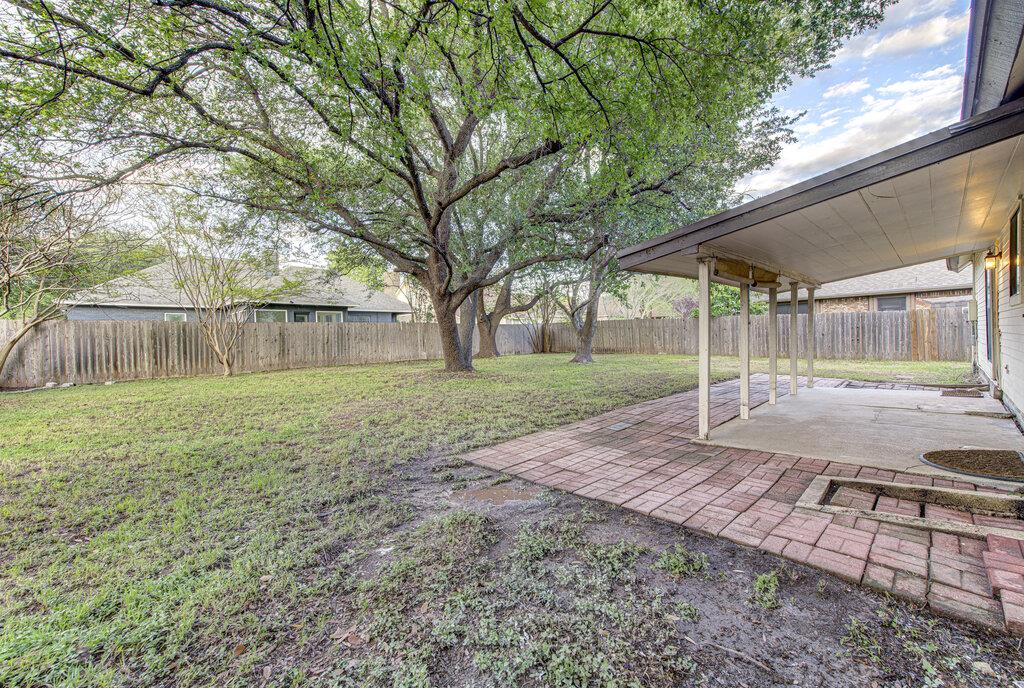 208 Oak Ridge Dr, Pflugerville, TX 78660