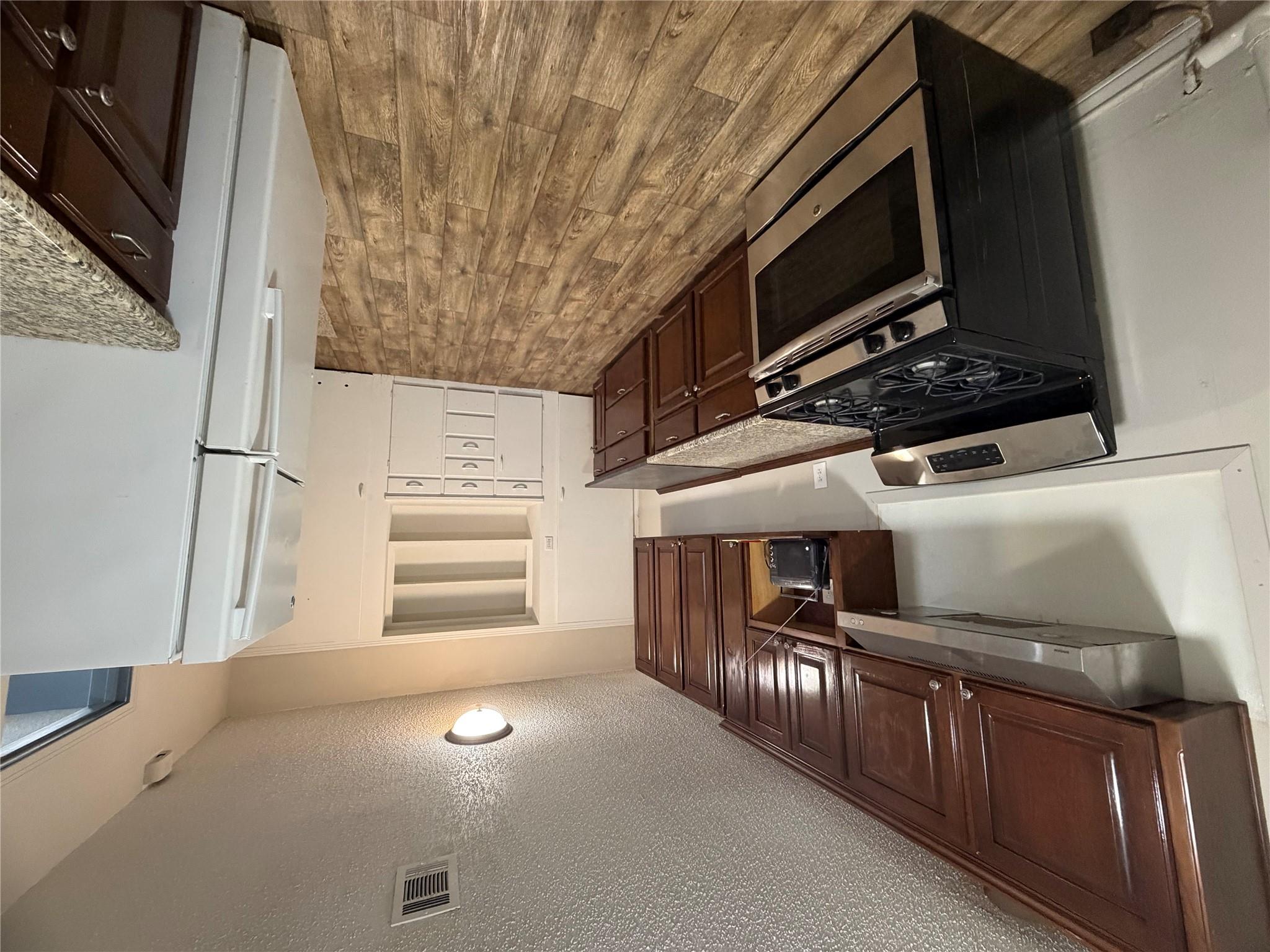 511 Bowser St, Rockdale, TX 76567