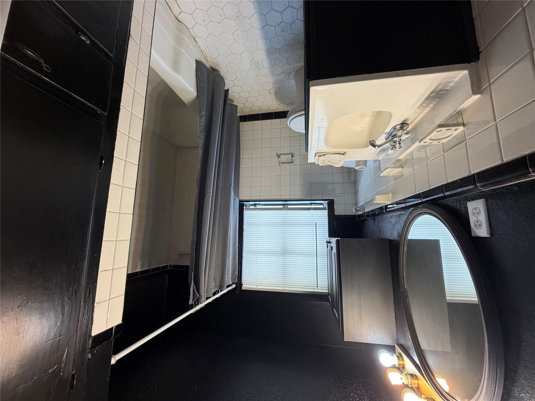 511 Bowser St, Rockdale, TX 76567