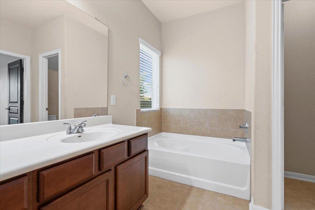 312 Waterloo Dr, Kyle, TX 78640