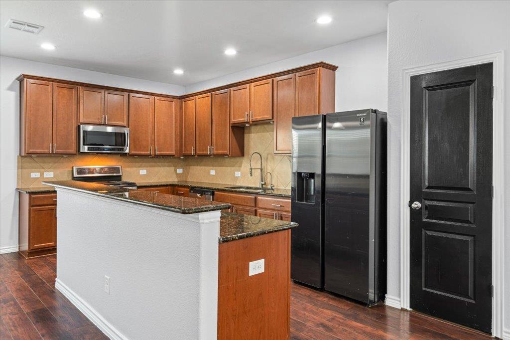 312 Waterloo Dr, Kyle, TX 78640