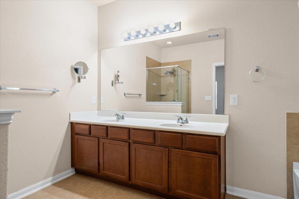 312 Waterloo Dr, Kyle, TX 78640