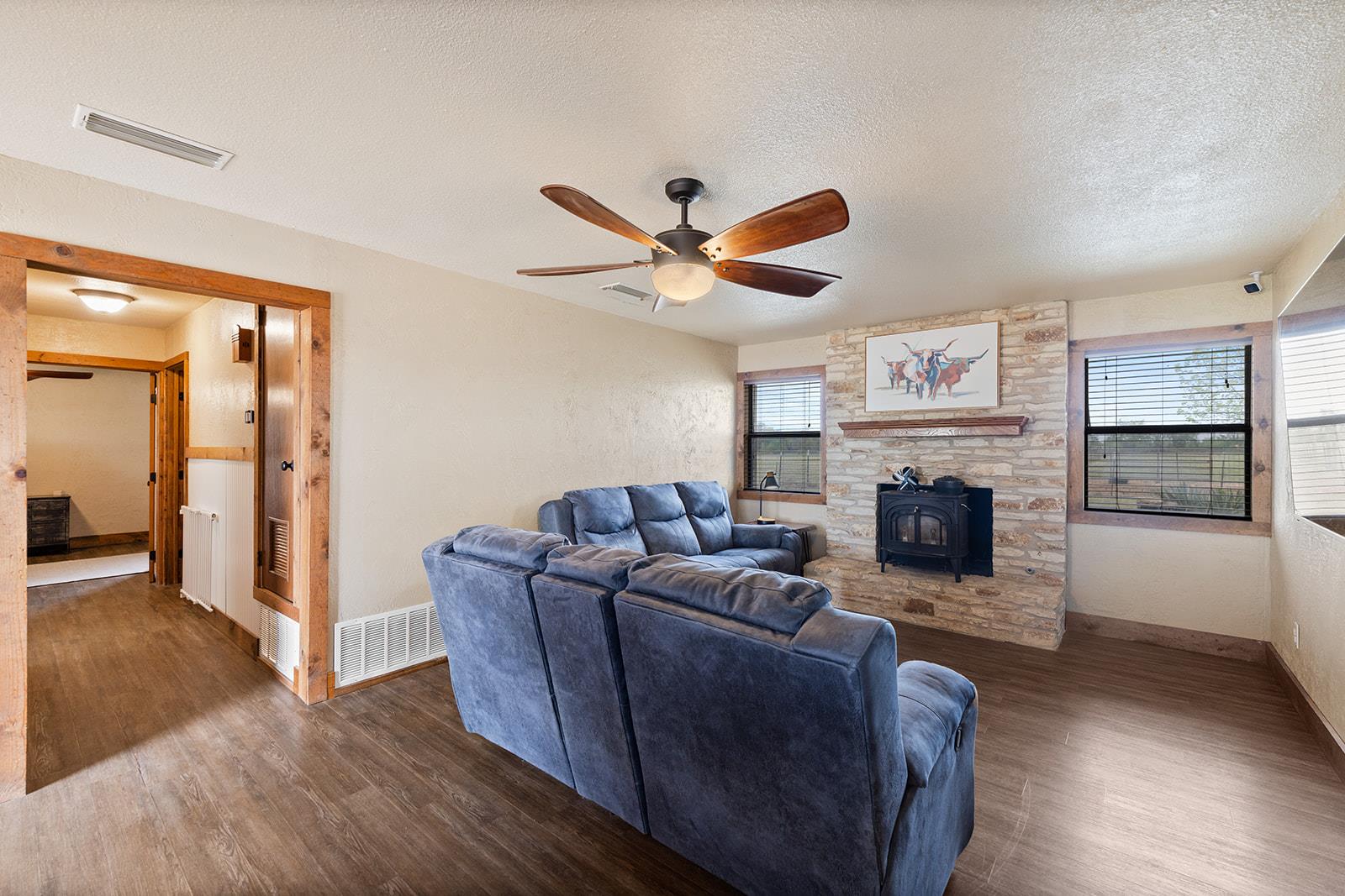 1001 Gravel Pit Rd, Taylor, TX 76574