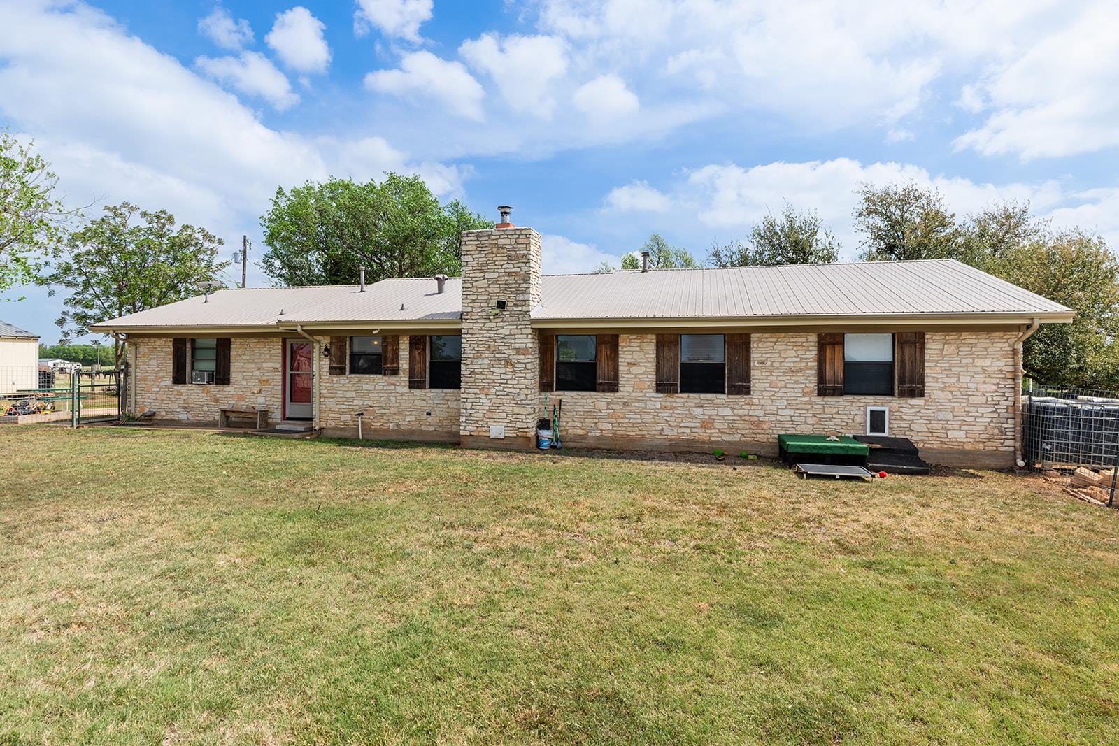 1001 Gravel Pit Rd, Taylor, TX 76574
